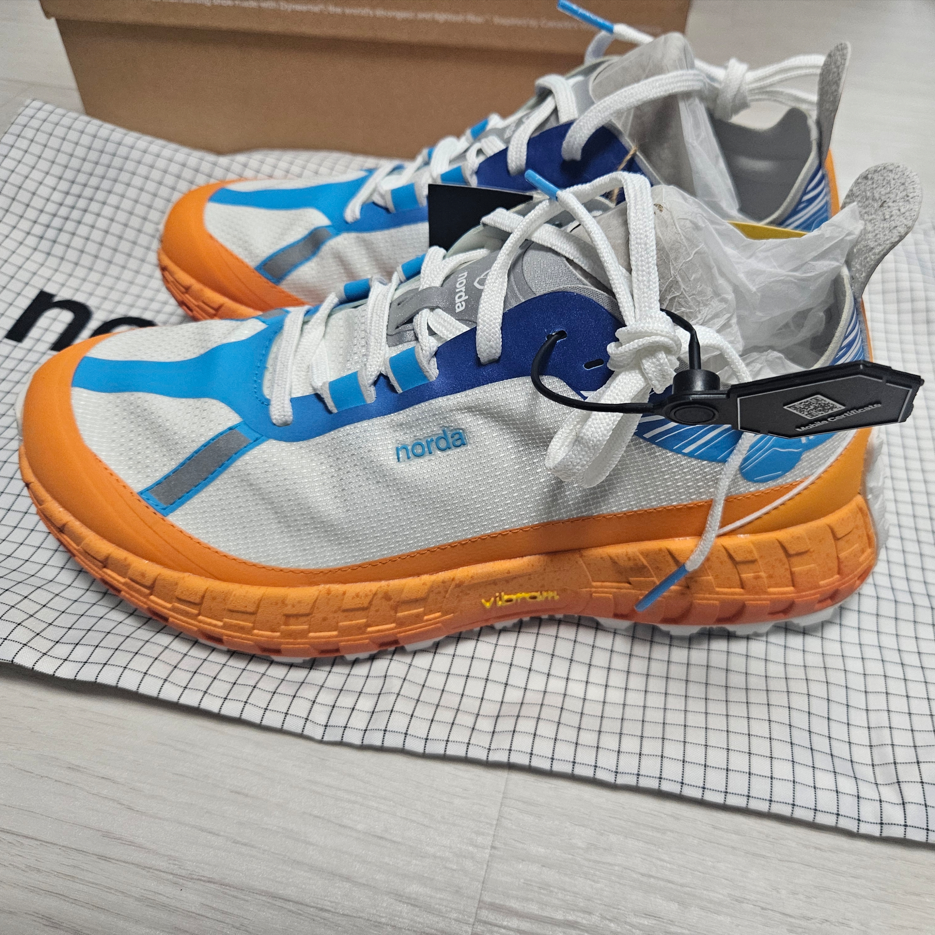 Norda x Ray Zahab 001 Orange 착용 스타일
