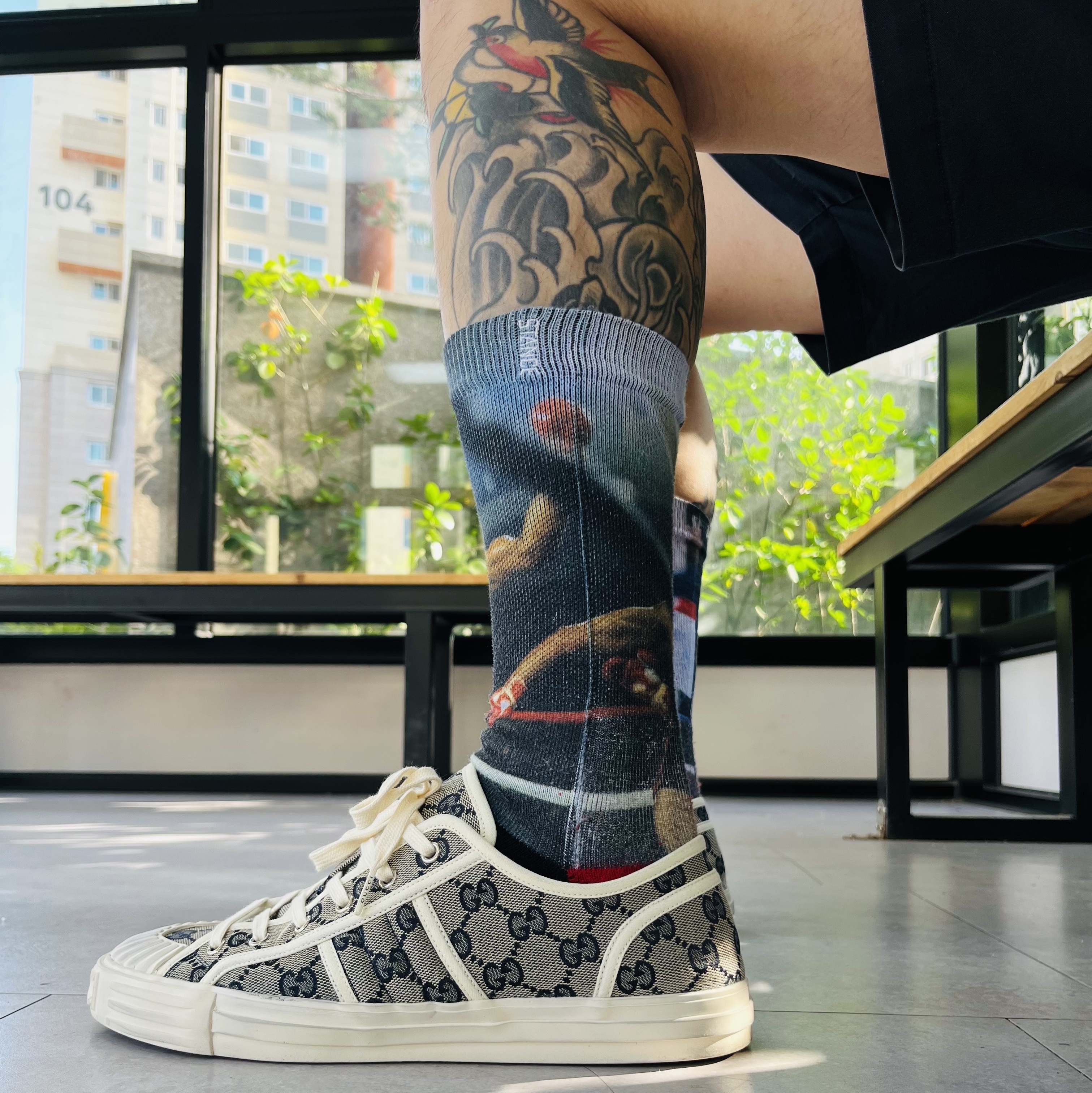 Gucci GG Sneaker Beige Blue Original GG Canvas 착용 스타일 - 1