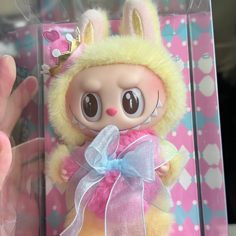 Pop Mart The Monsters Checkmate Series Plush Keyring 착용 스타일