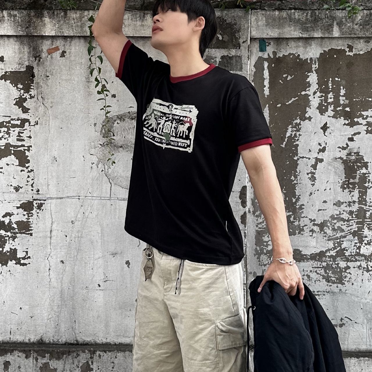 [KREAM 단독] Thevinylhouse Cowboy Pictogram Ringer Tee Black 착용 스타일 - 7