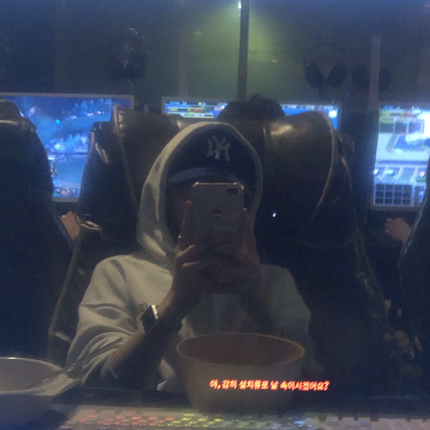 New Era New York Yankees Essential 9forty Cap Blue 착용 스타일