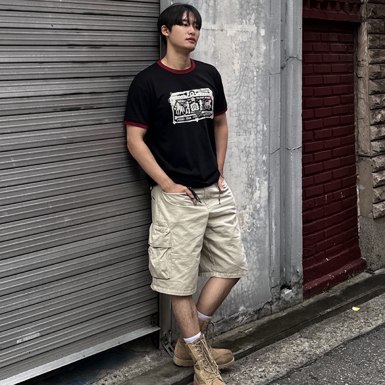 [KREAM 단독] Thevinylhouse Cowboy Pictogram Ringer Tee Black 착용 스타일 - 6