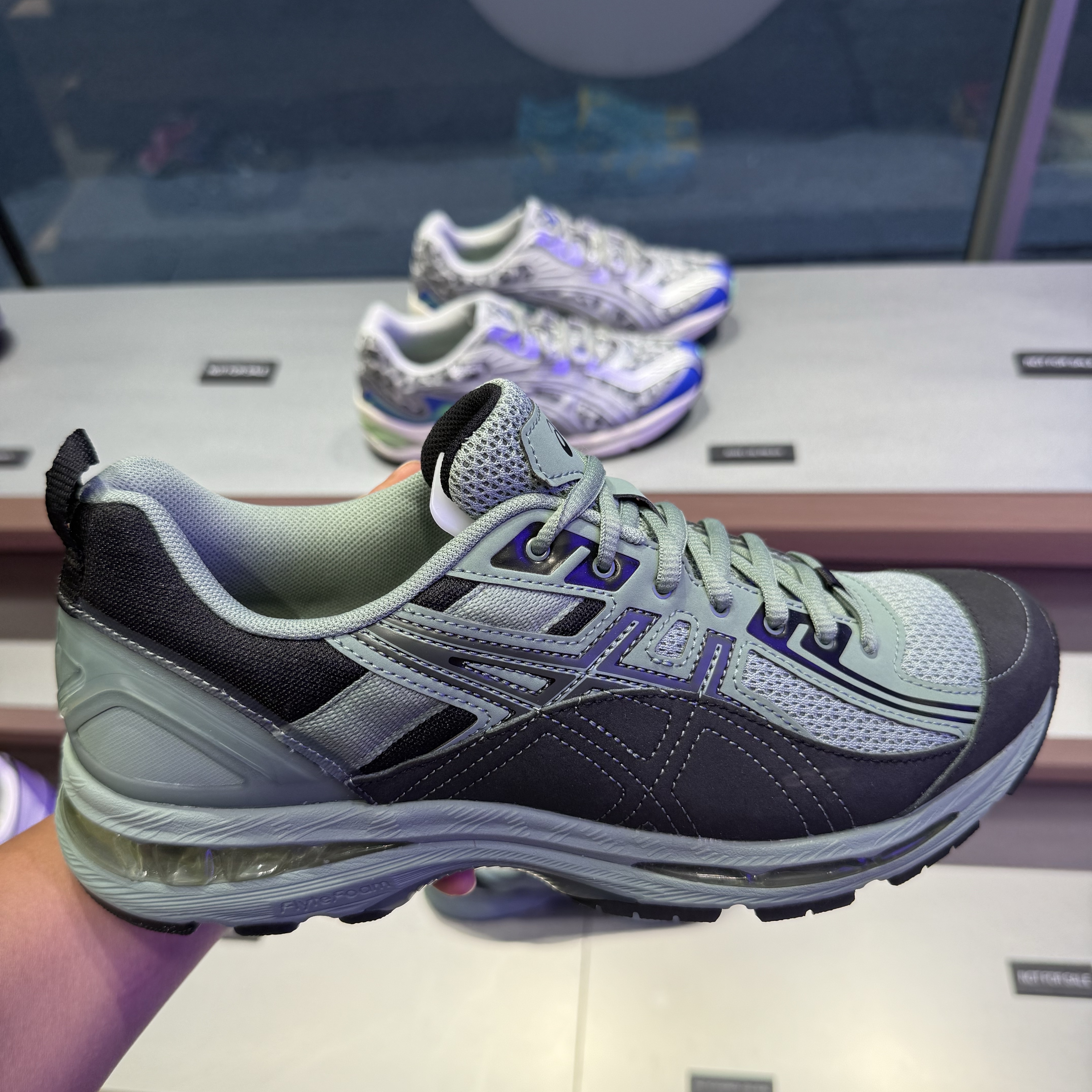 Asics x Kiko Kostadinov Gel-Burz 2 Slate Grey, Asics x Kiko Kostadinov Gel Sokat Infinity Purple 착용 스타일 - 2