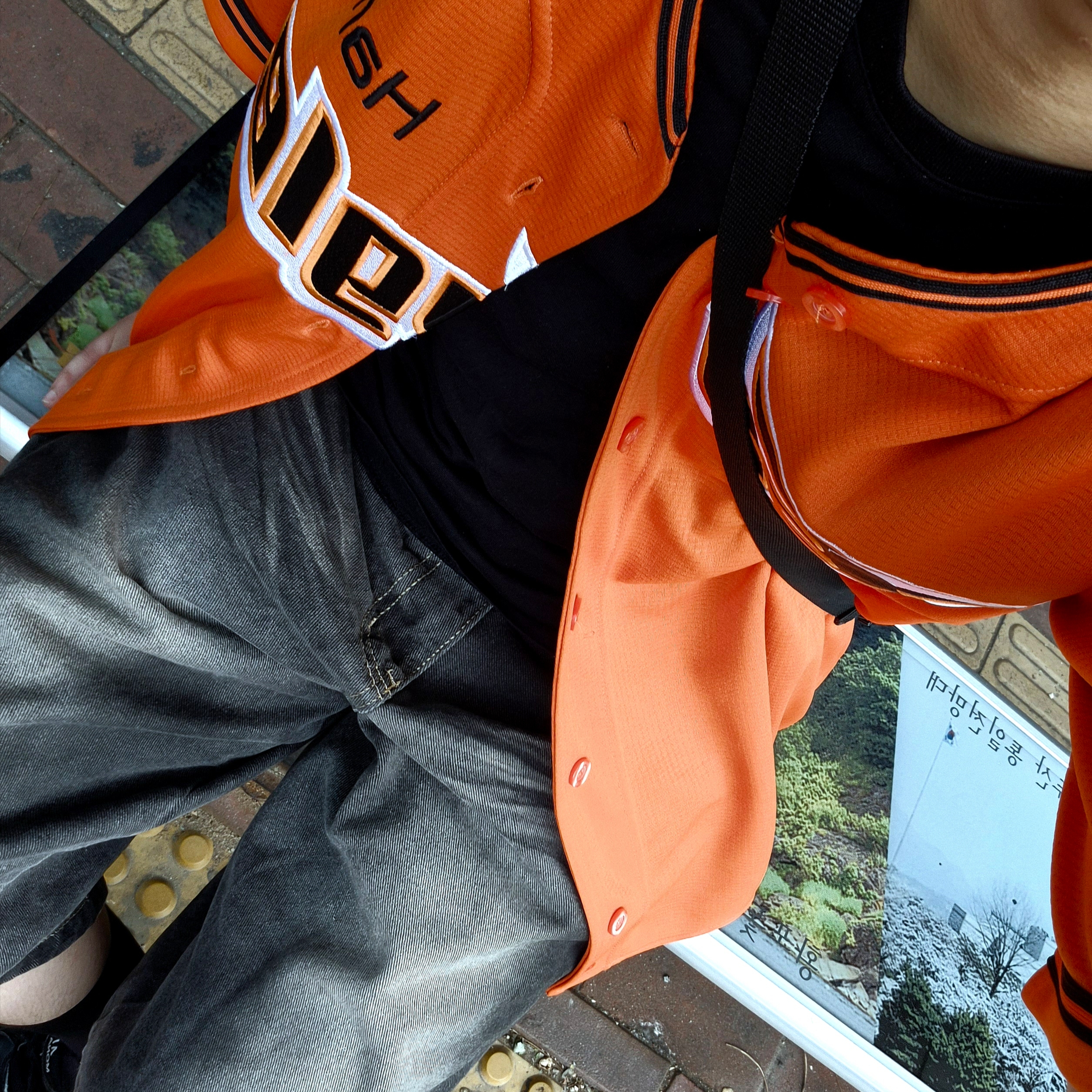 Hanwha Eagles 25 Replica Uniform Non Marking Ver. Orange 착용 스타일