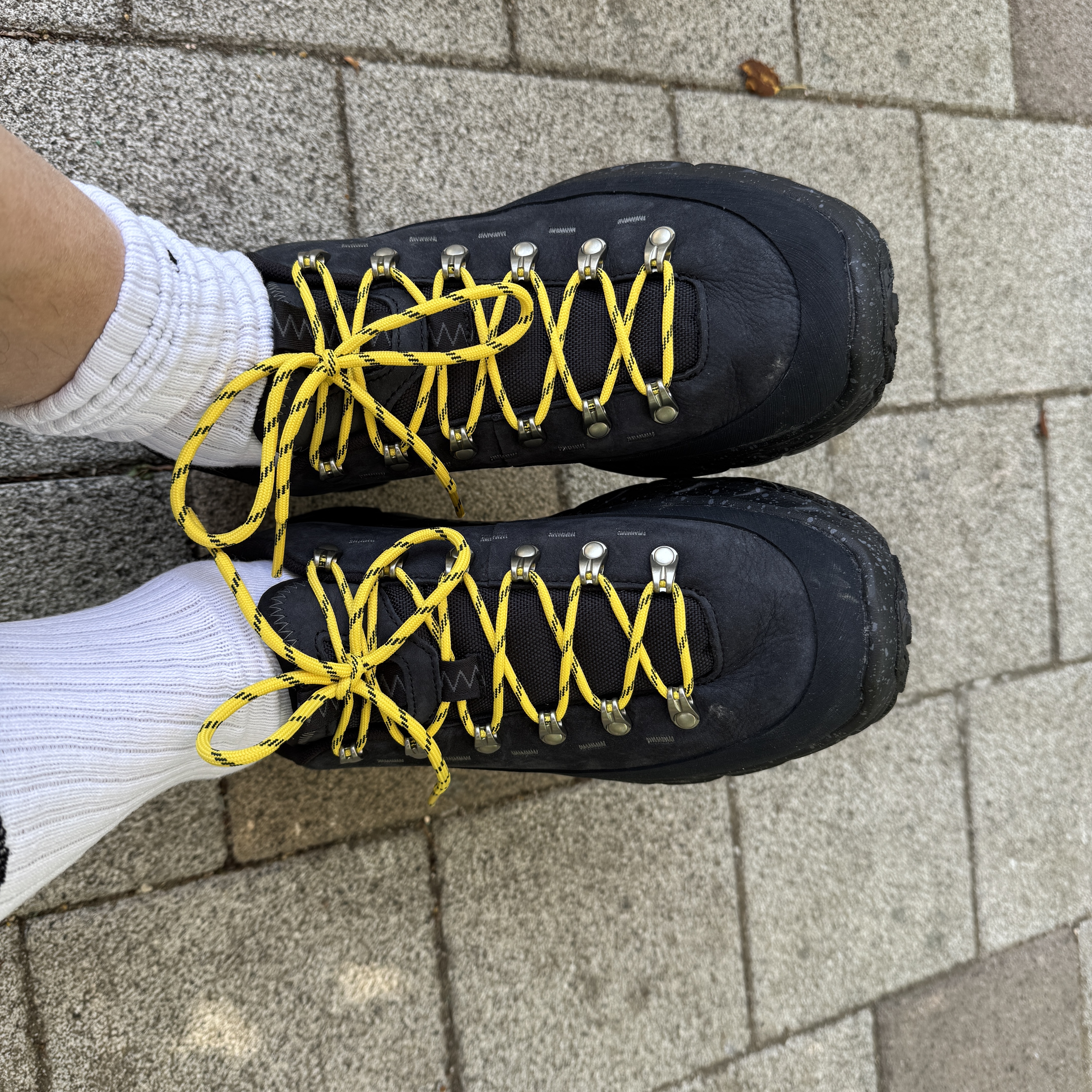 Hoka Tor Summit 2 Black 착용 스타일 - 1