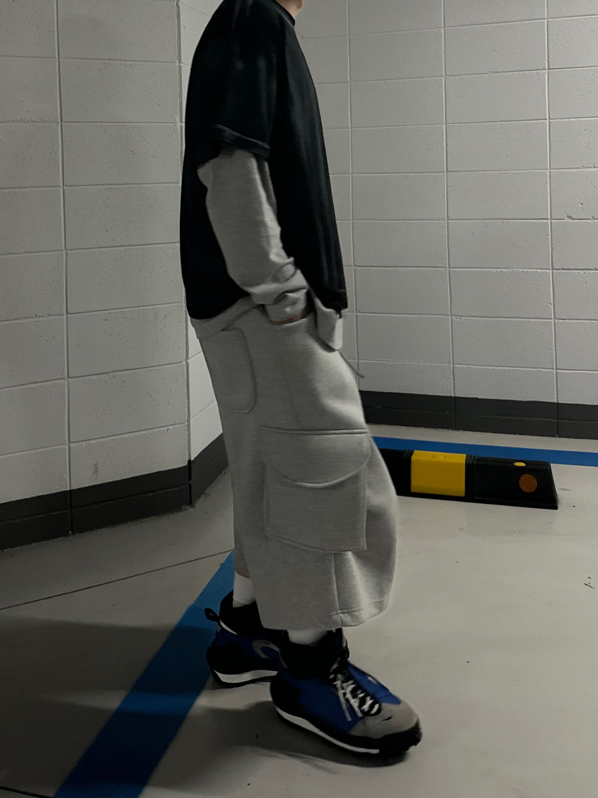 MJD x AAO Wide Cargo Bermuda Pants Grey, Nike x Sacai Magmascape SP Varsity Royal 착용 스타일 - 4