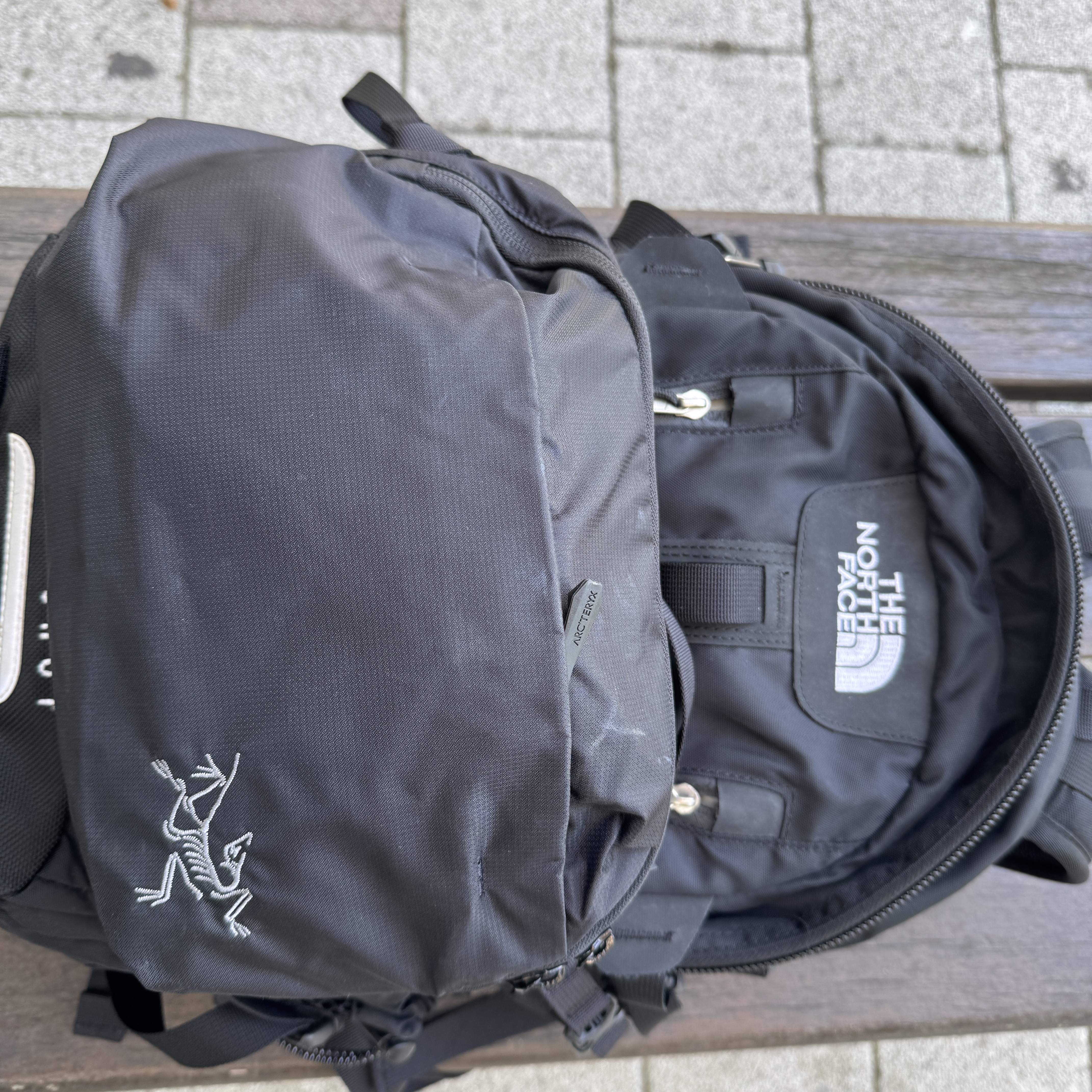 Arc'teryx Heliad 6 Crossbody Bag Black 착용 스타일 - 2
