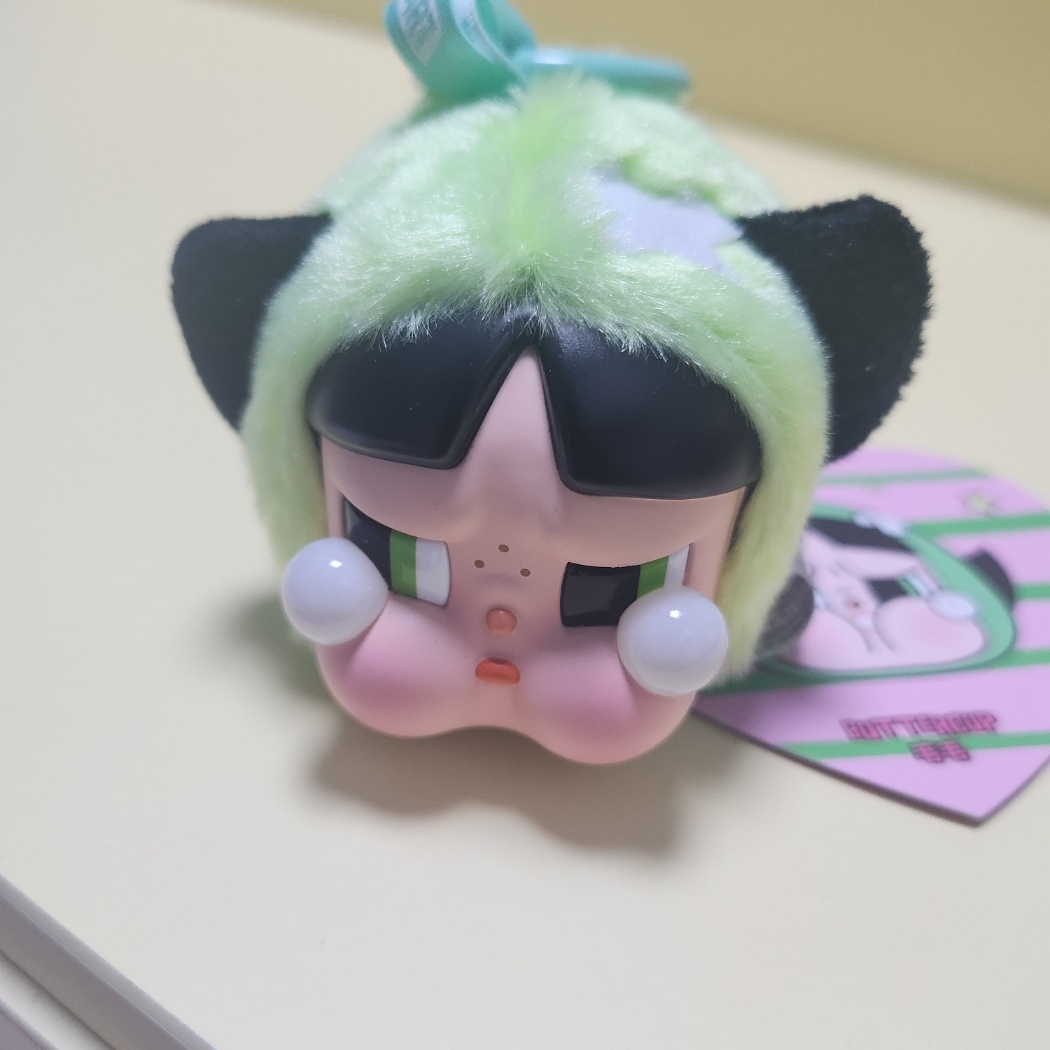 Pop Mart Crybaby x Powerpuff Girls Series Keyring Sealed Case (6 Blind Boxes) 착용 스타일 - 2
