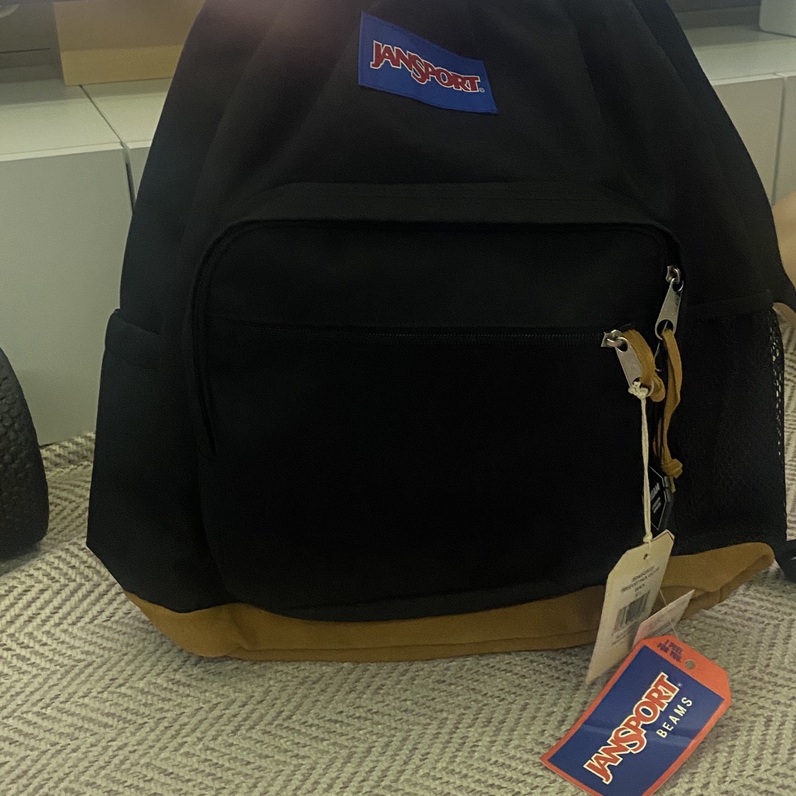 Jansport × Beams Bespoke Pack & Go Black 착용 스타일