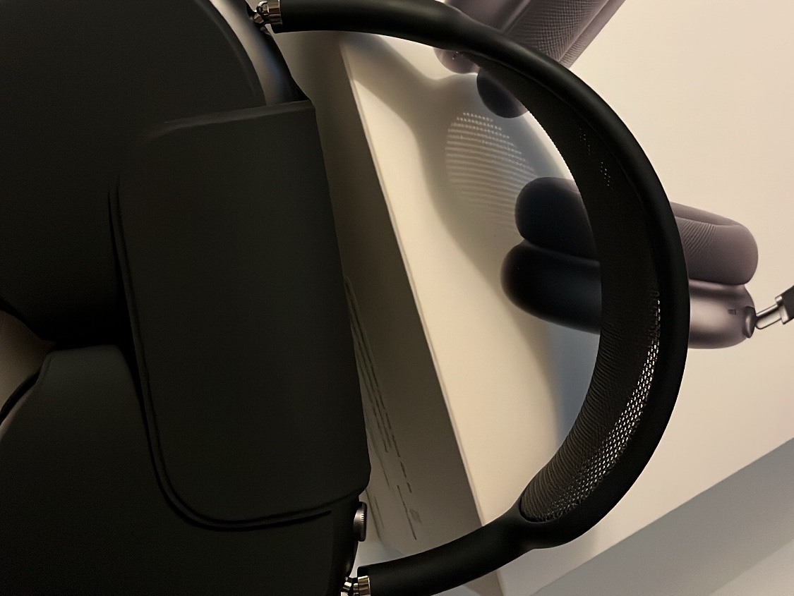 Apple AirPods Max Lightning Space Gray (Korean Ver.) 착용 스타일 - 2