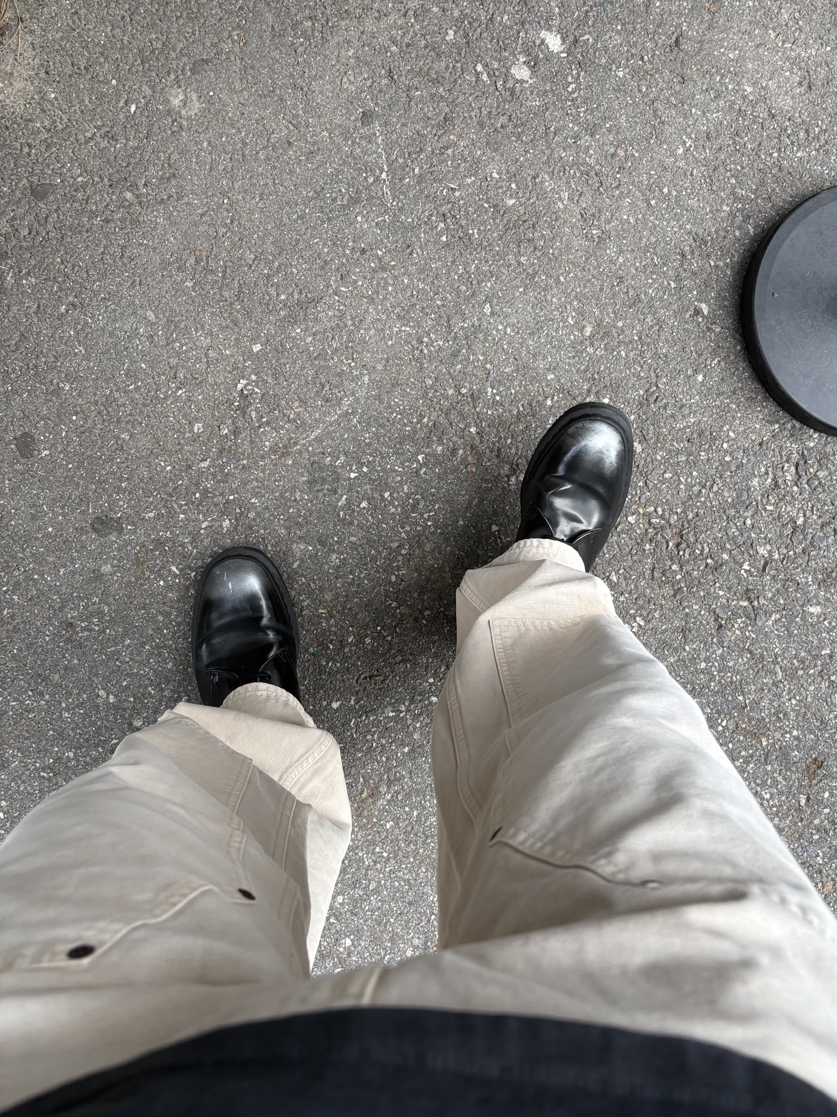 Dr. Martens x Supreme 1461 Gray Silver, Supreme Worn Double Knee Painter Pants Natural - 25SS 착용 스타일