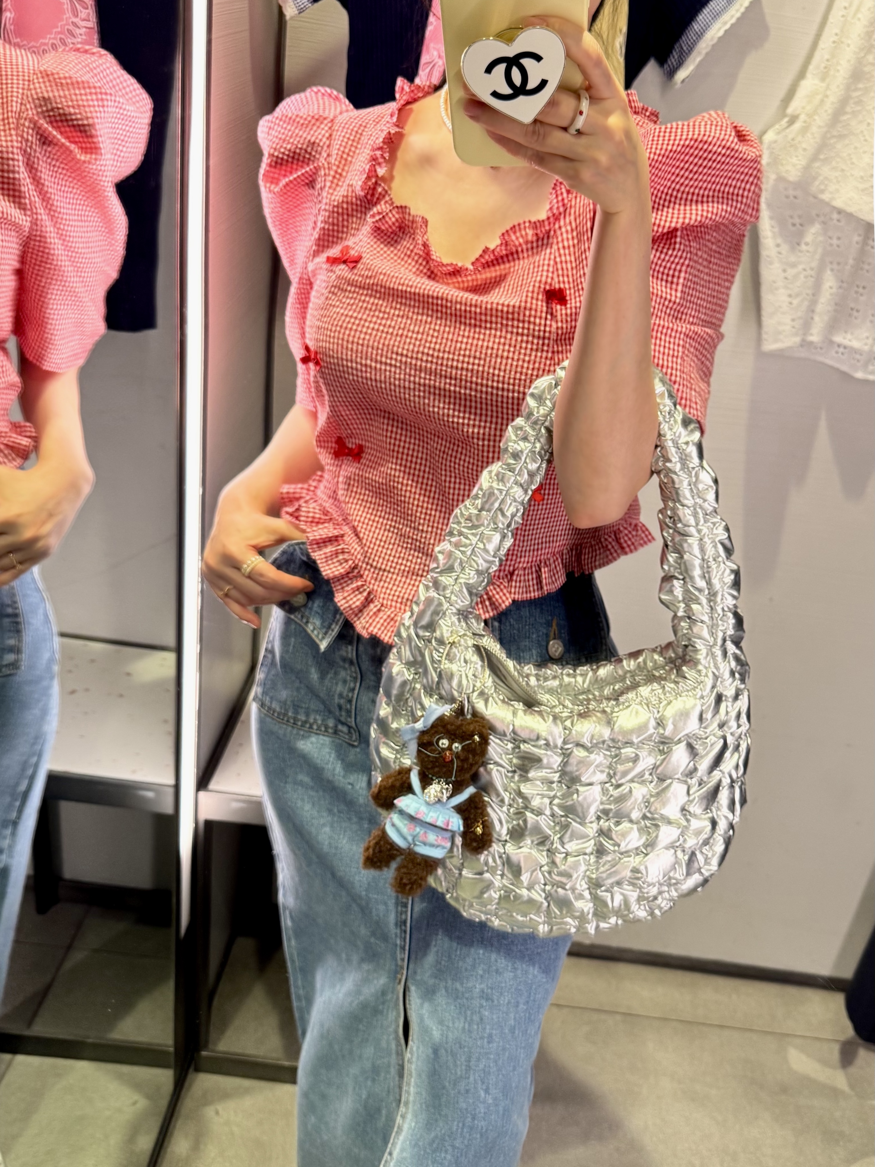 Nff Color Parts Ring Glitter White, COS Quilted Mini Bag Silver 착용 스타일 - 1
