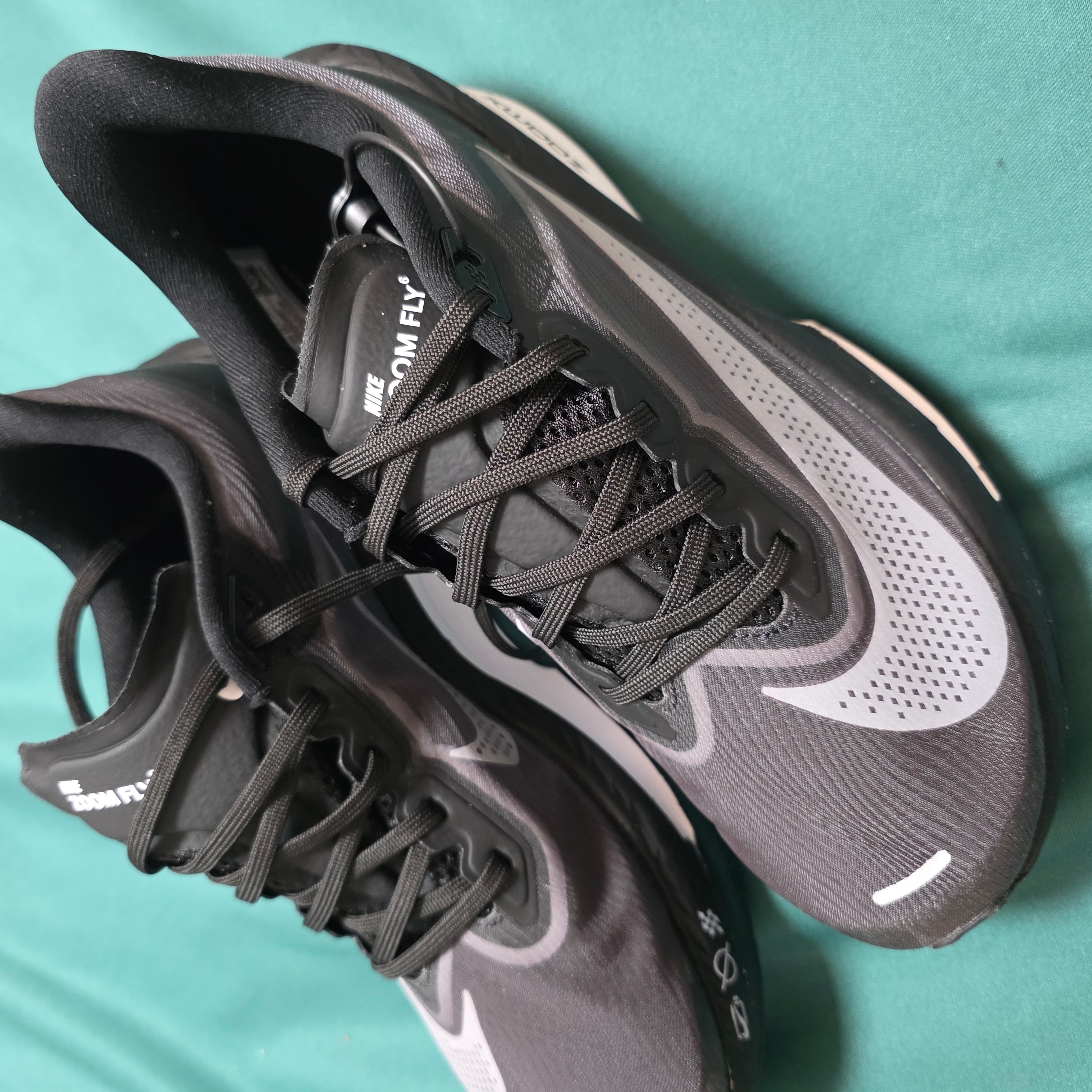 Nike Zoom Fly 6 Black Light Smoke Grey 착용 스타일 - 1