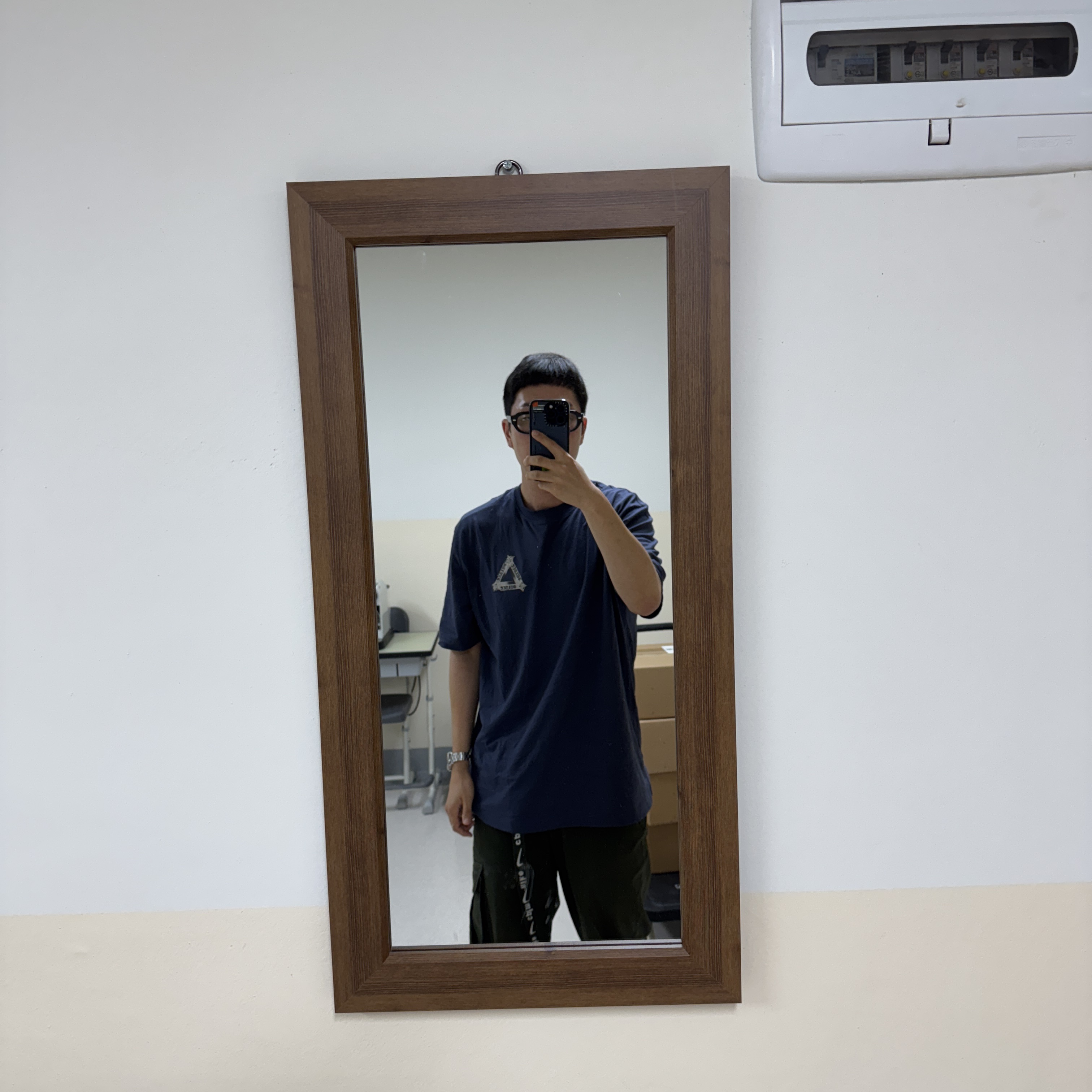 Palace Tri-OG T-Shirt Navy - 24SS, Nike x Cactus Plant Flea Market Track Pants Olive 착용 스타일 - 1