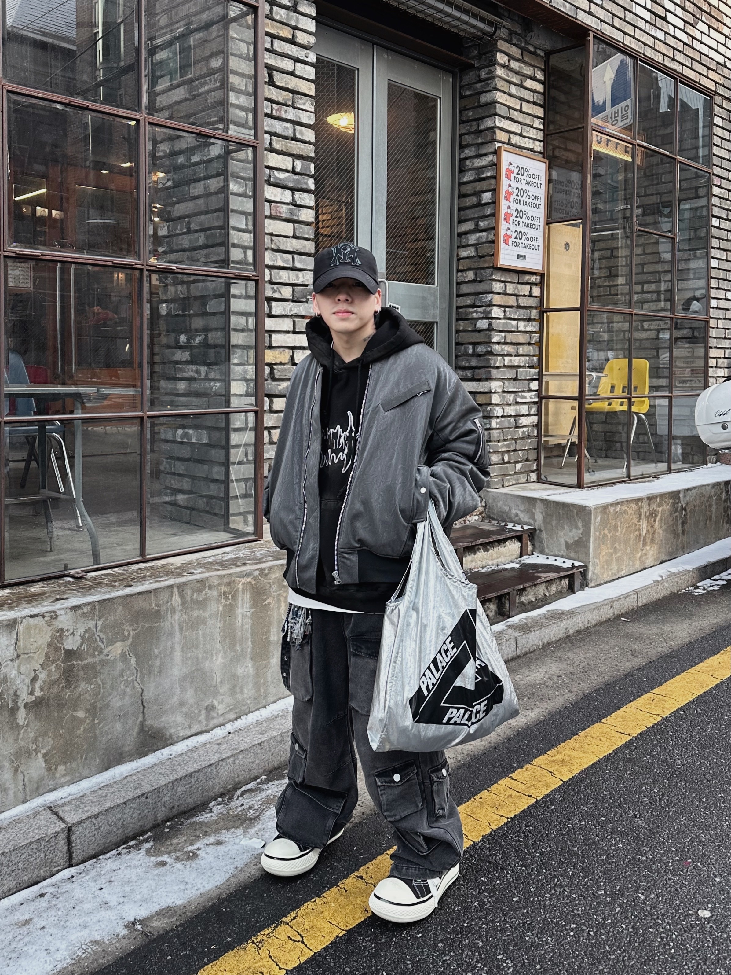 Palace Palace Shop Reusable Bag Silver - 22FW 착용 스타일 - 3
