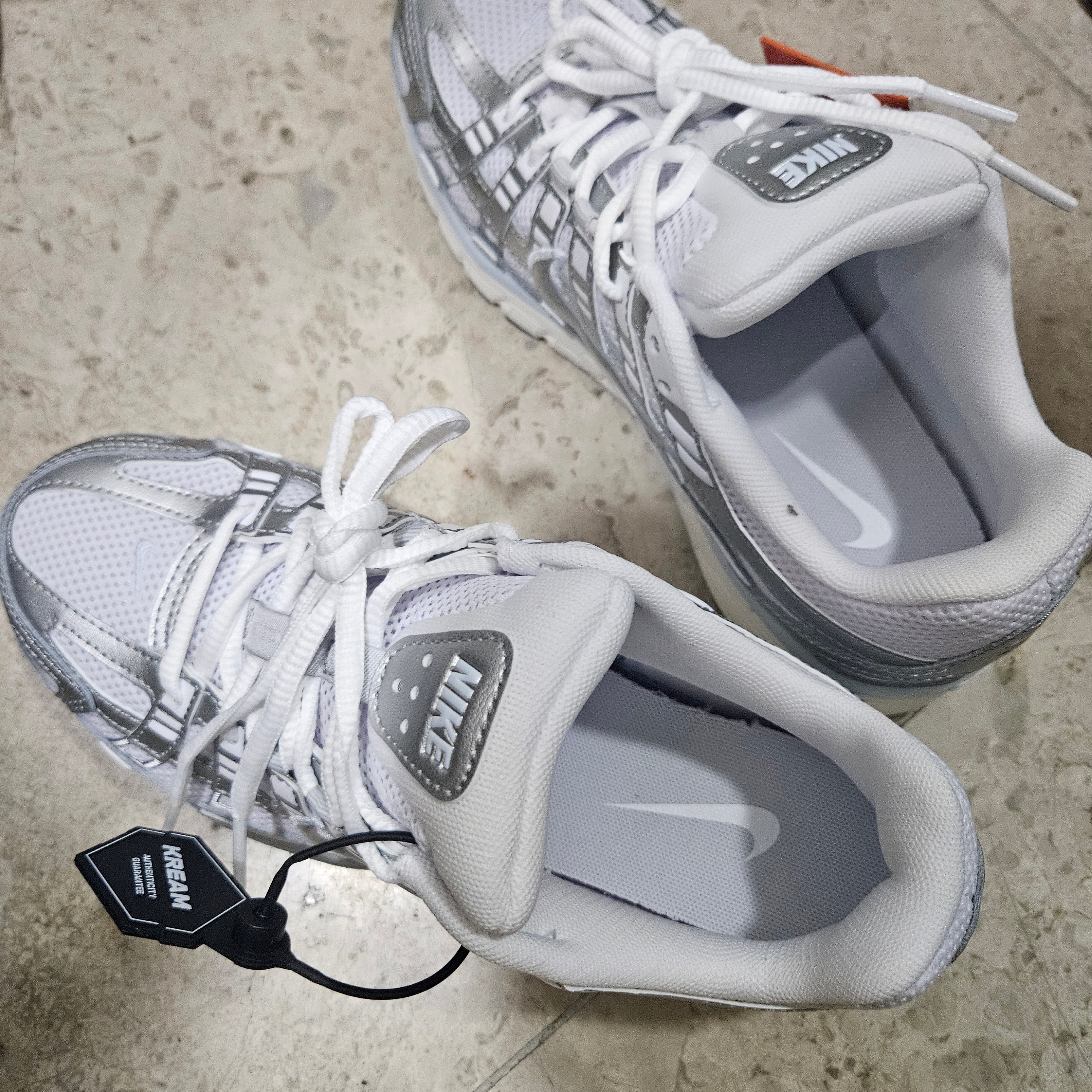 (W) Nike P-6000 White Blue Tint 착용 스타일
