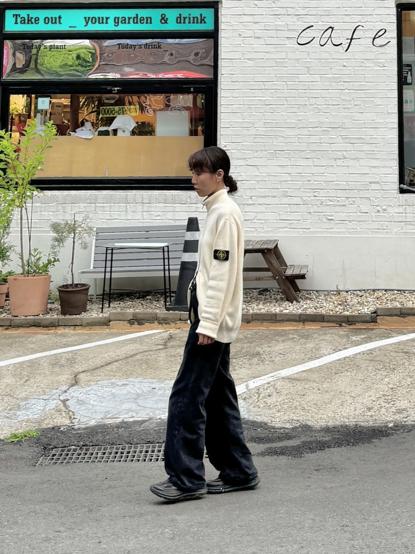 Hoka x Satisfy Mafate Speed 4 Lite Coffee, Lemaire Minimal Western Belt Cow Leather Black 착용 스타일
