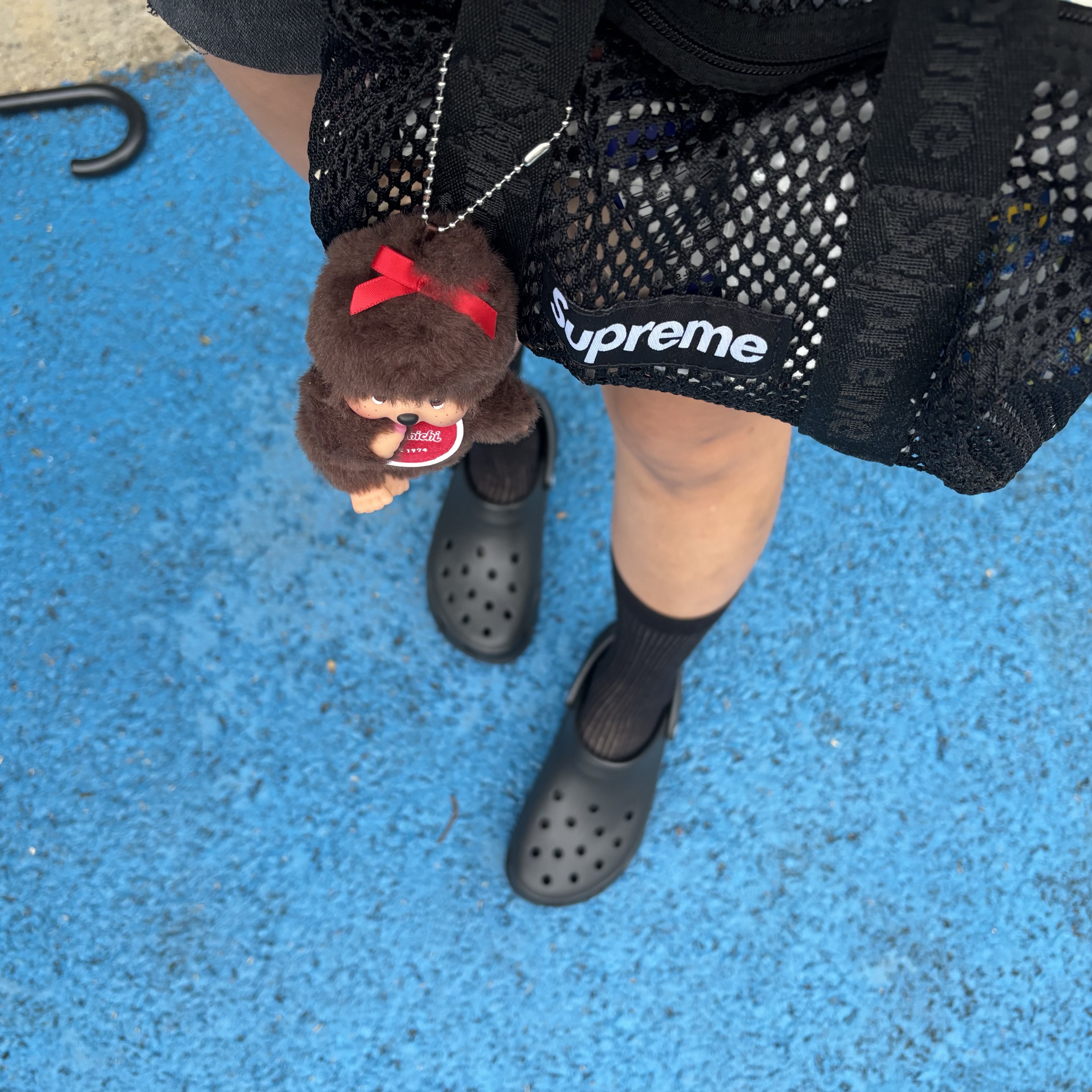 (W) Crocs Classic Platform Clog Black, Supreme Mesh Mini Duffle Bag Black - 25SS 착용 스타일