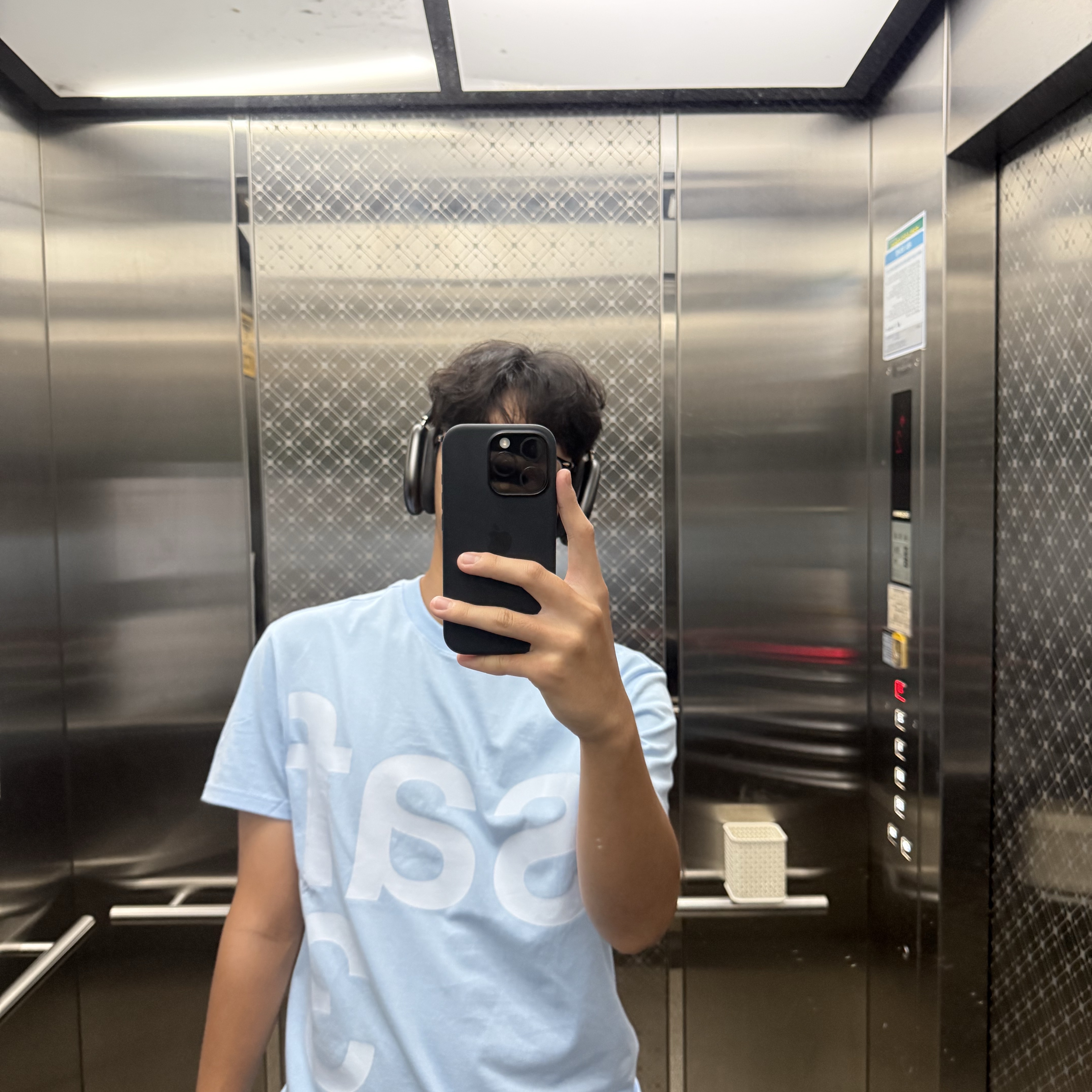 [예약 배송][KREAM 단독] Safarispot Basic Safari T-Shirt Sky 착용 스타일
