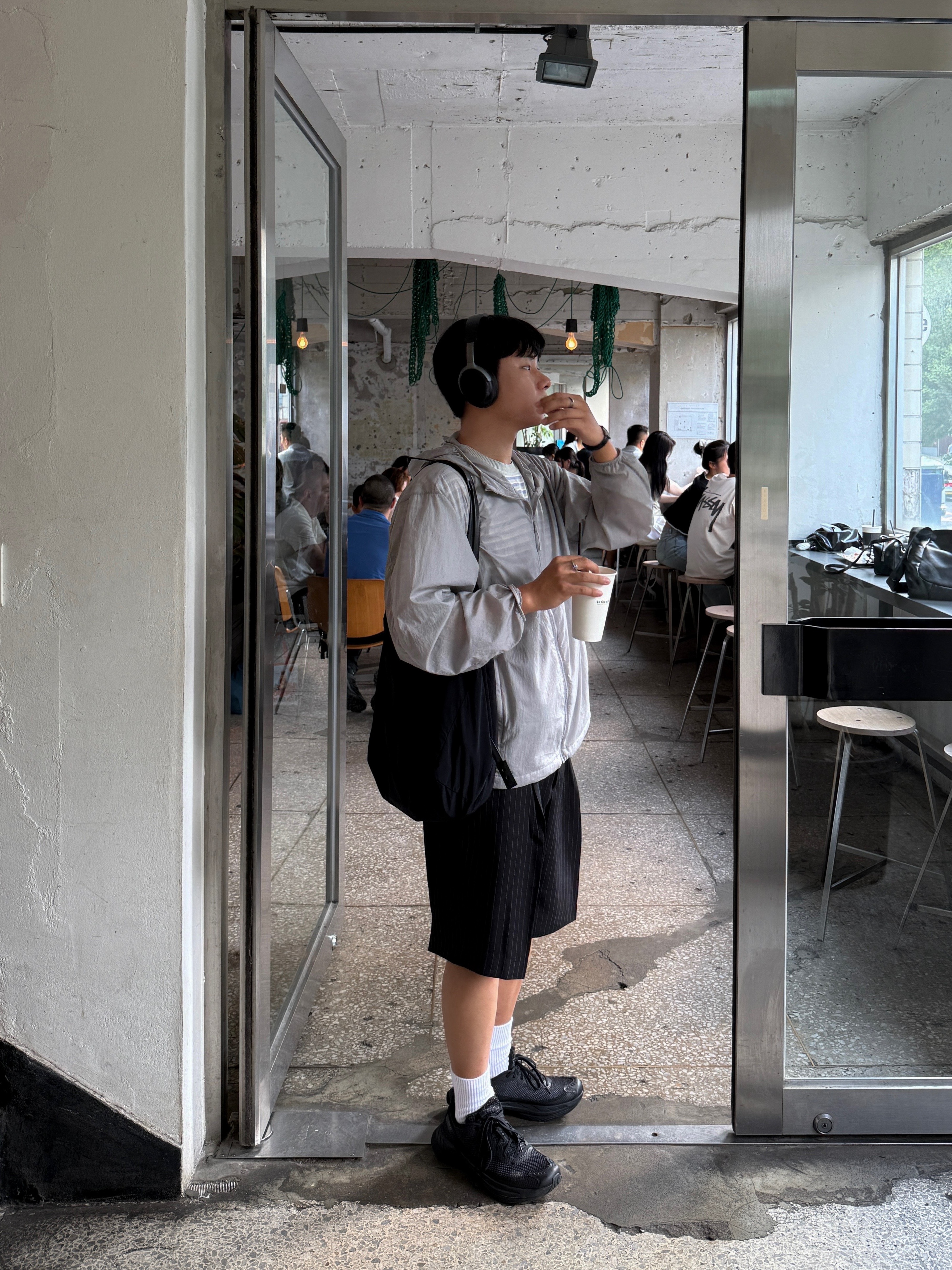 BOSE QC Ultra Black (Korean Ver.), Xlim Ep.7 Synopsis 01 Bag Black 착용 스타일 - 2