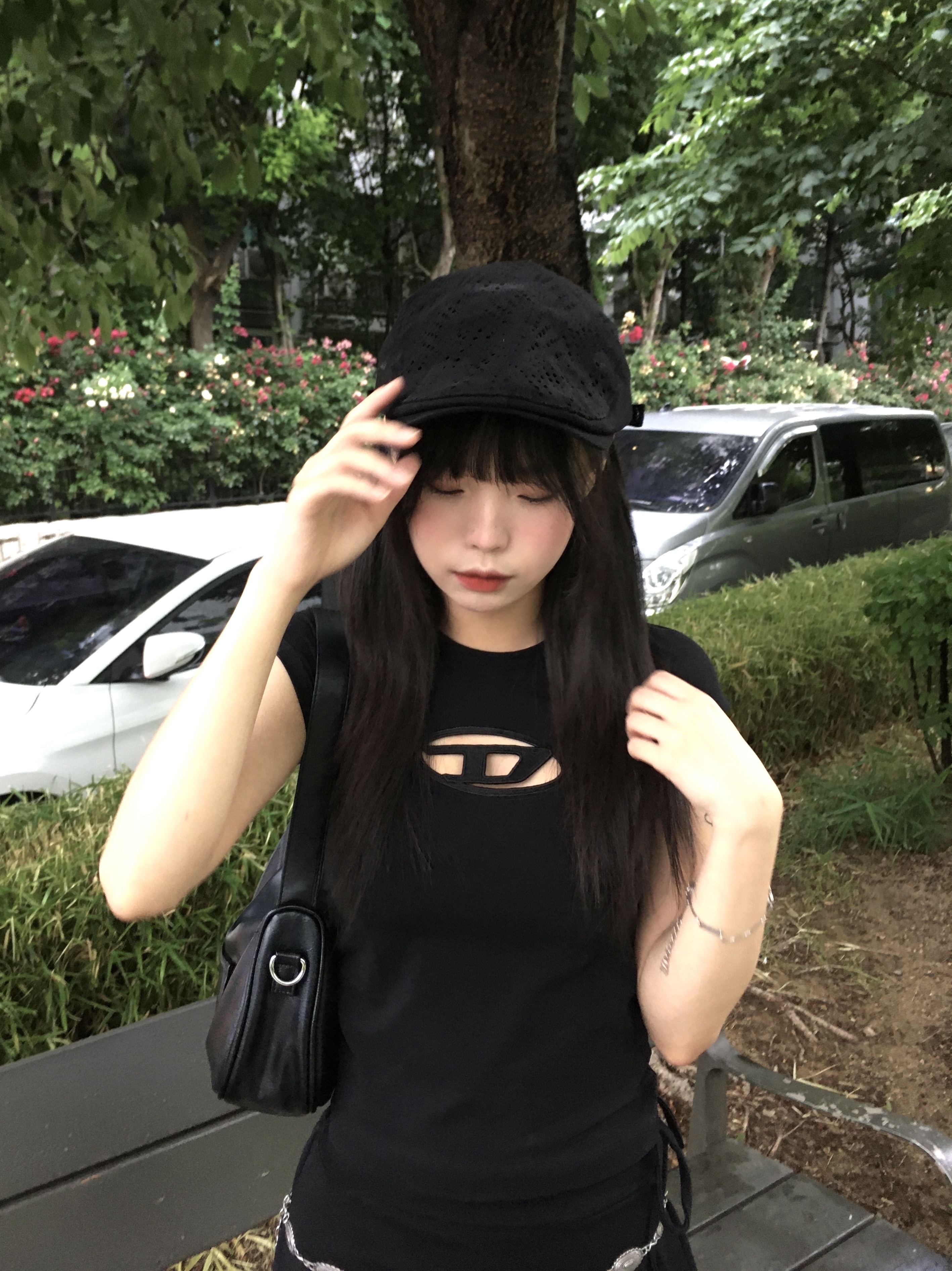 (W) Diesel T-Angie Peekaboo Logo T-Shirt Black 착용 스타일 - 2