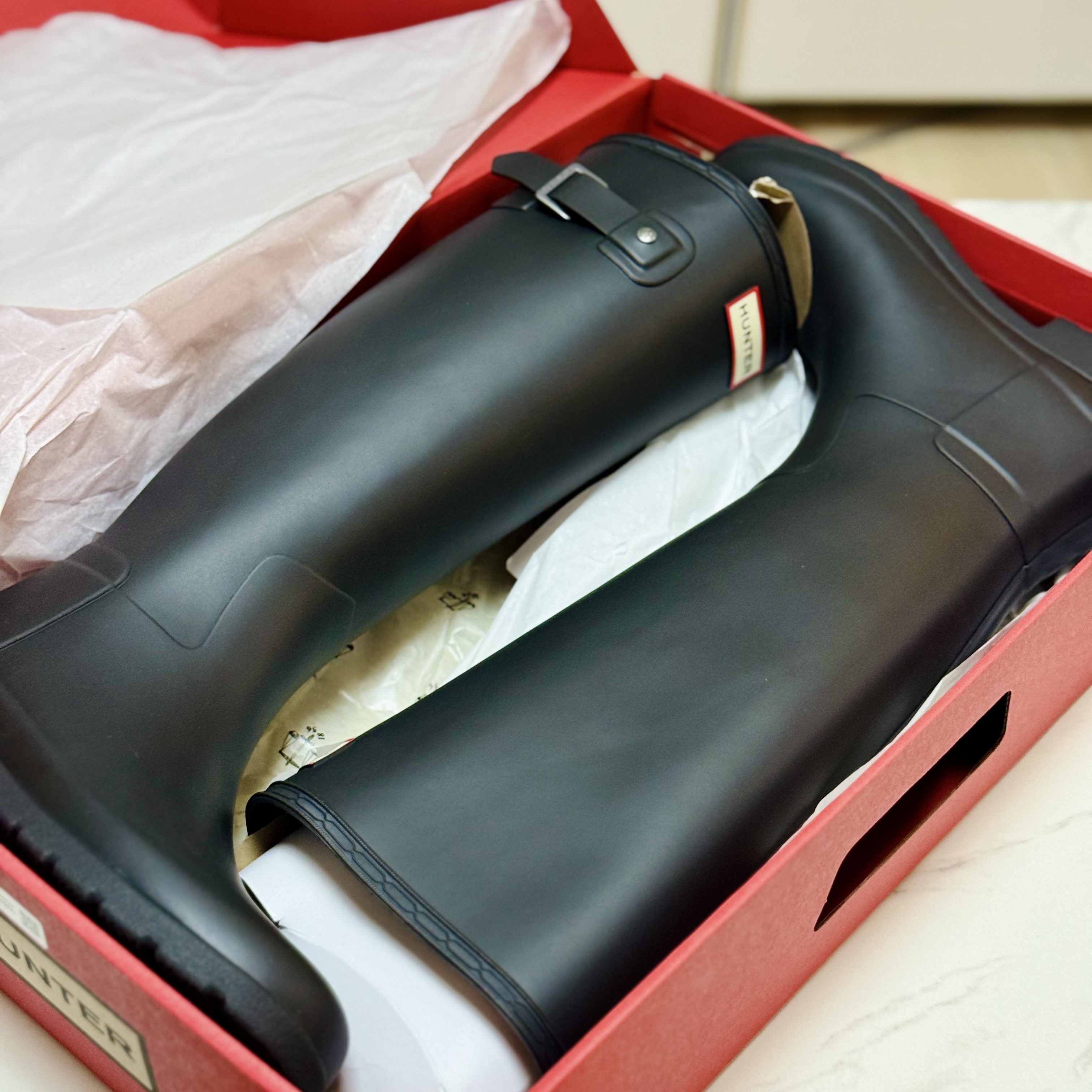 (W) Hunter Original Refined Tall Rain Boots Black 착용 스타일