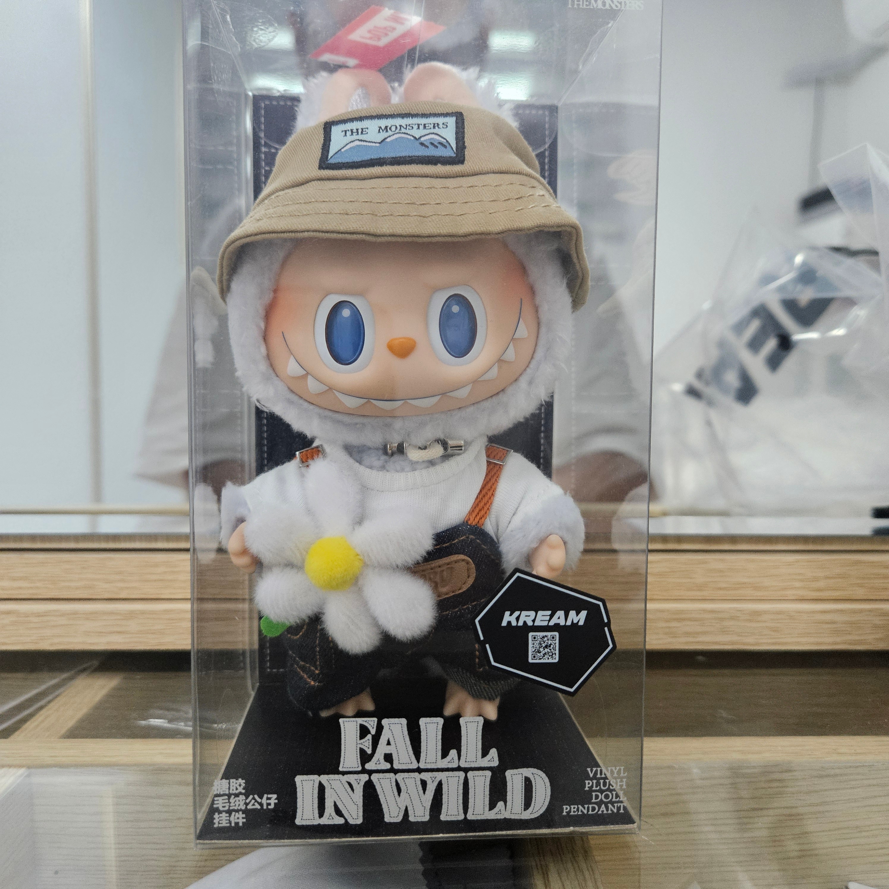 Pop Mart Fall In Wild Labubu Series Toy Keyring 착용 스타일