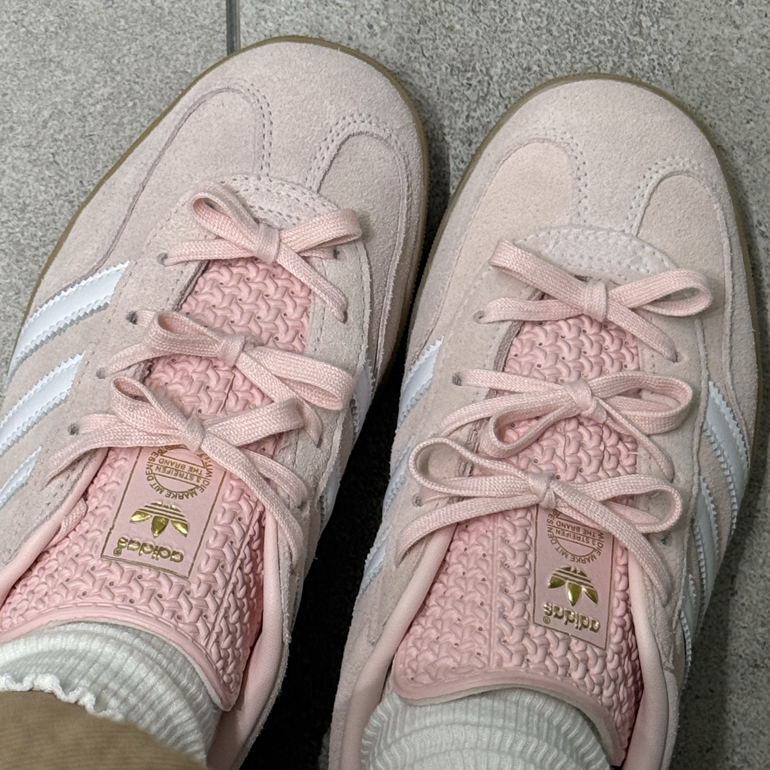 (W) Adidas Gazelle Indoor Sandy Pink Cloud White 착용 스타일