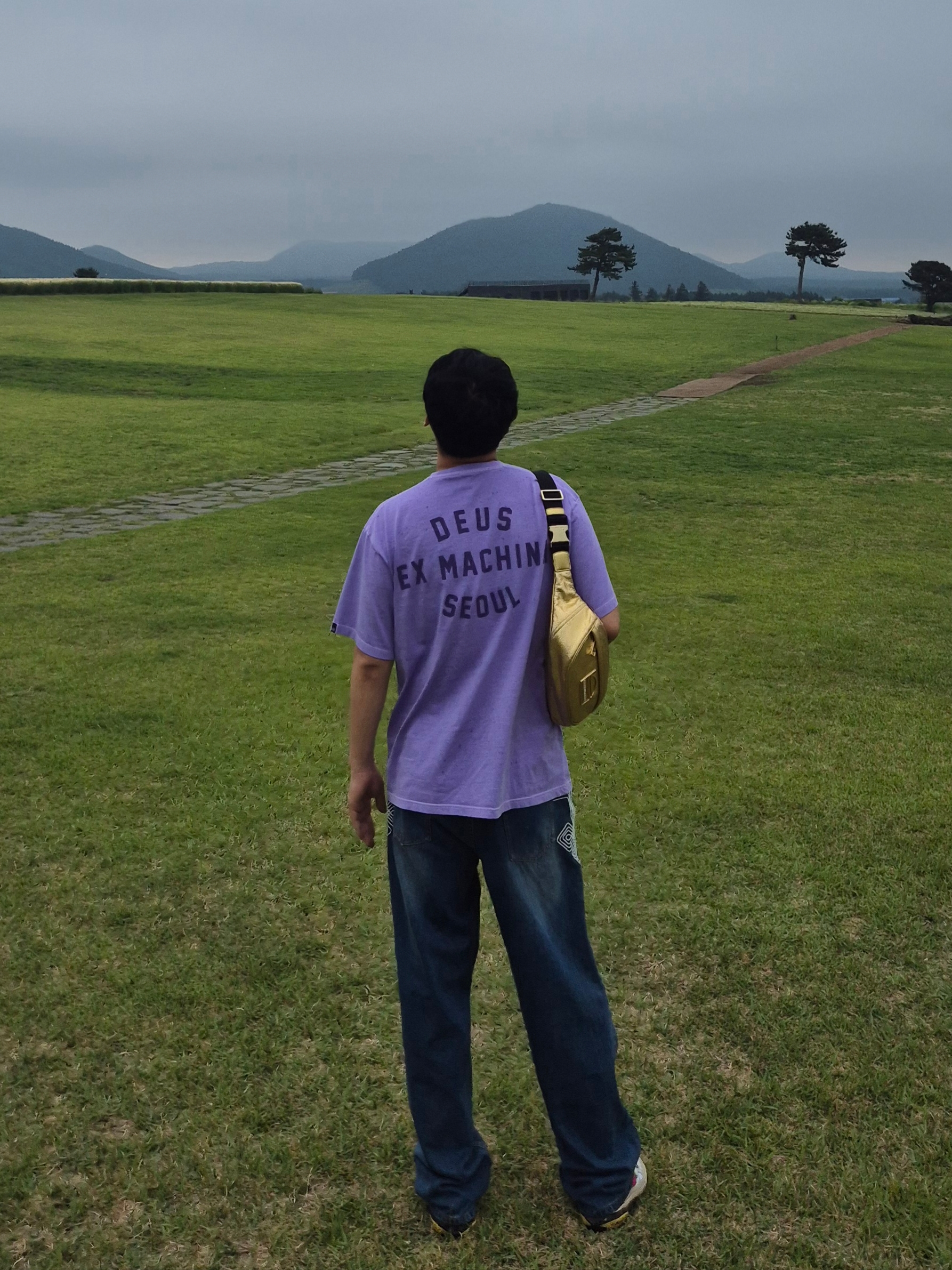 Deus Ex Machina Dyed Seoul College Address T-Shirt Purple, (W) Deus Ex Machina Bonham Jeans Dark Indigo 착용 스타일 - 2