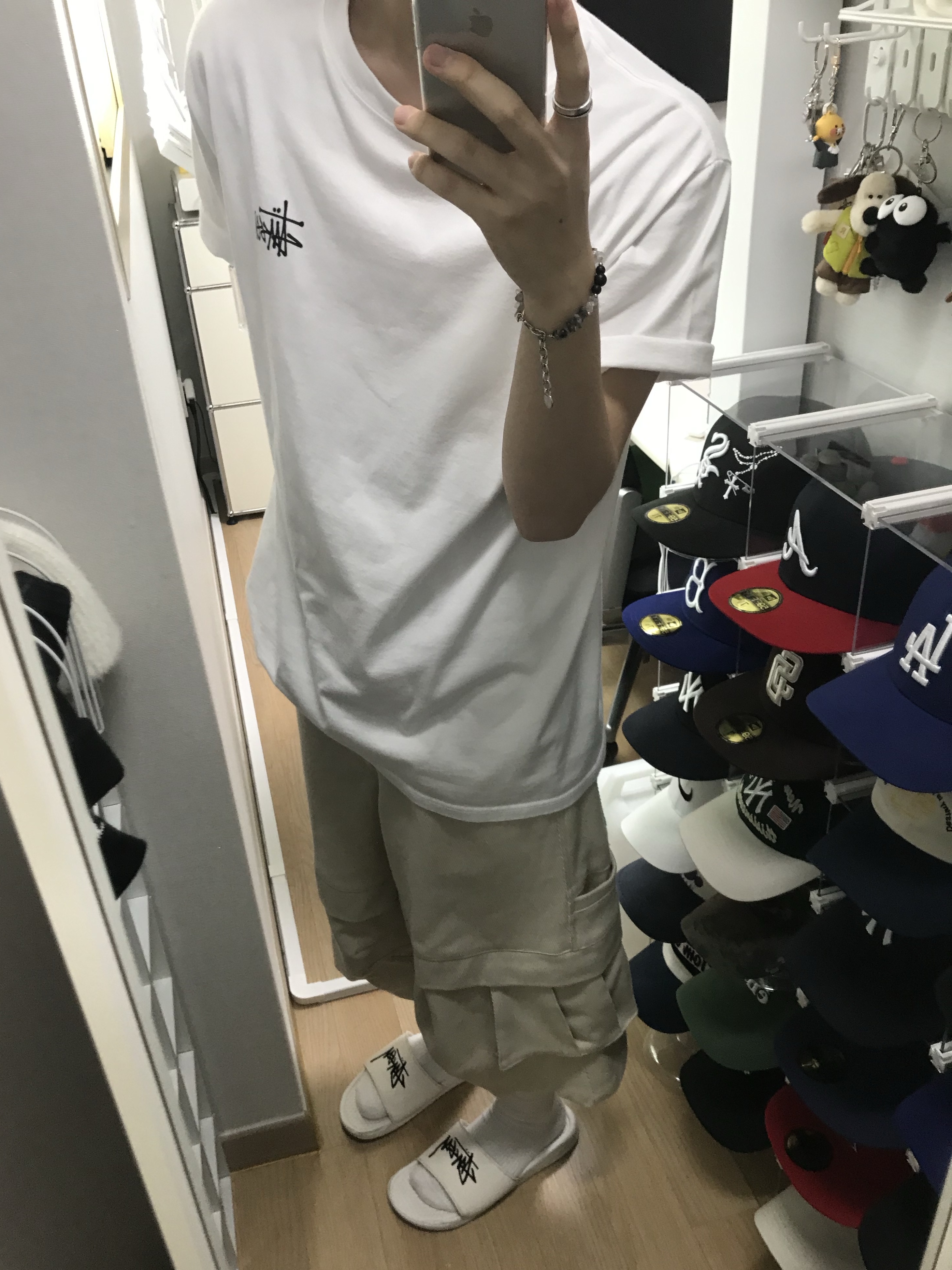 Stussy Basic Stussy T-Shirt White 2024, 2025, Stussy Basic Stussy T-Shirt White 2023 착용 스타일