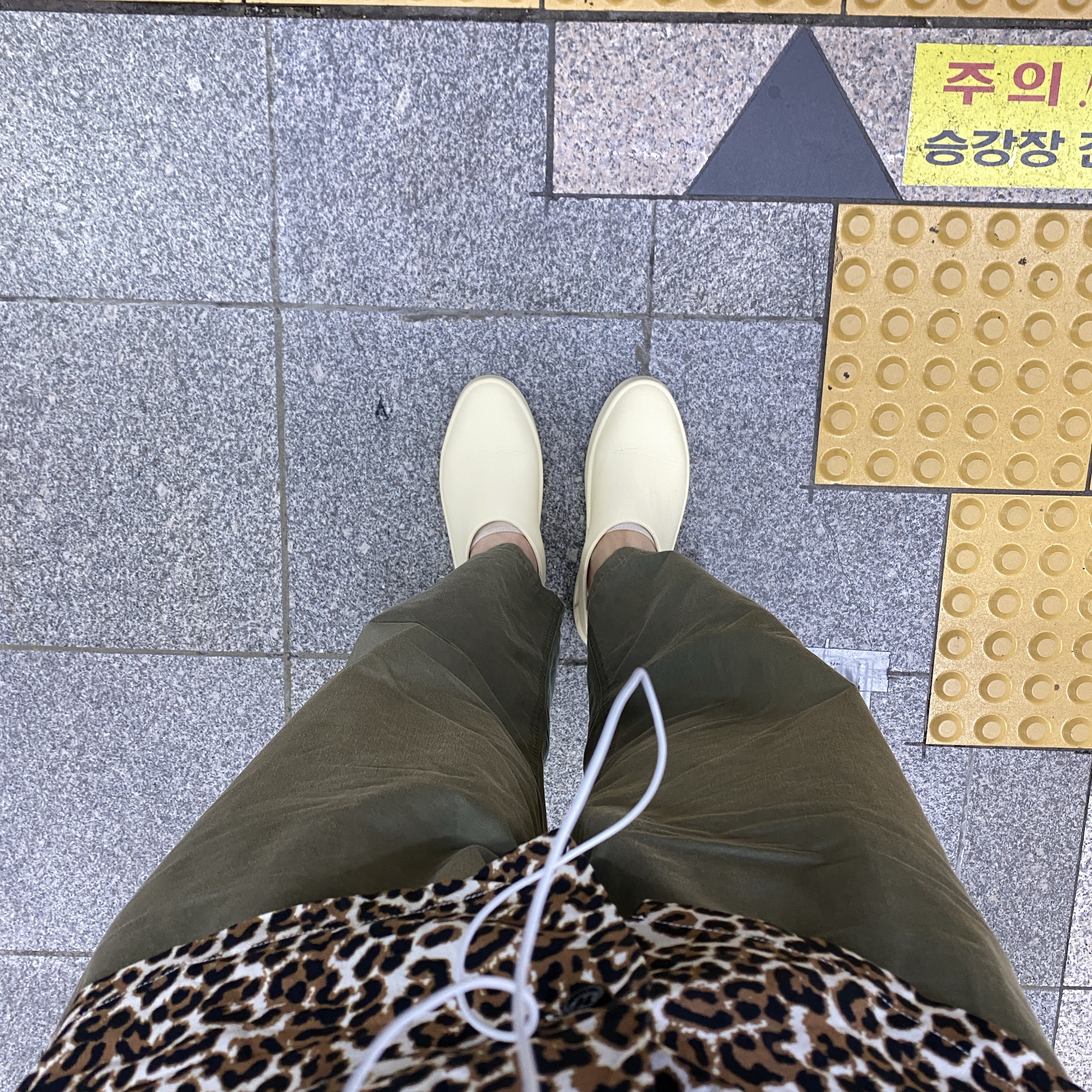 Fear of God The California Collection 8 Cream 착용 스타일