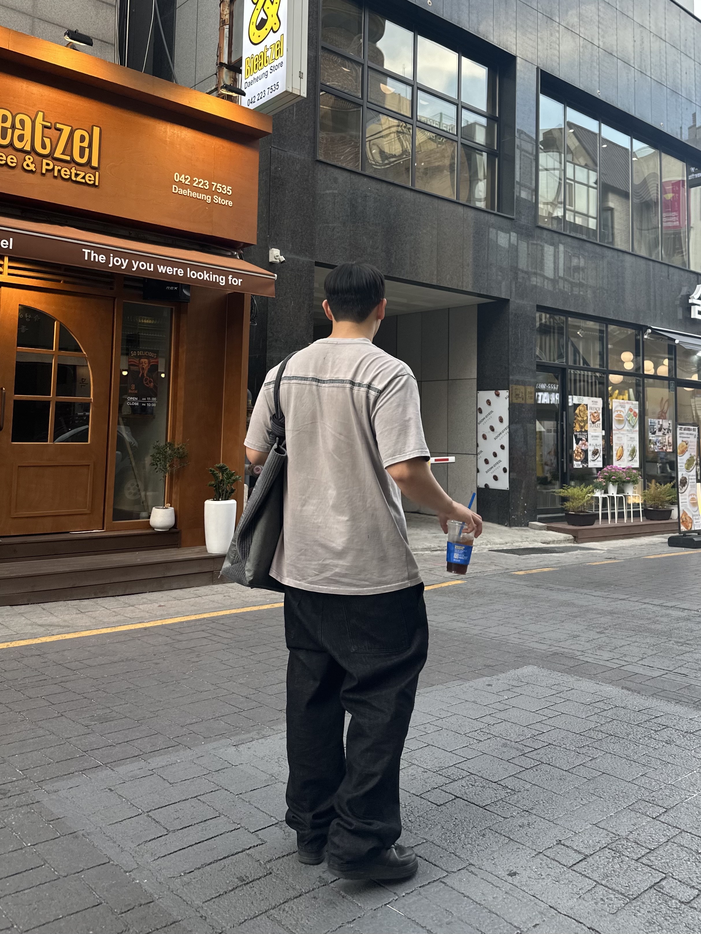 Xlim Ep.3 Synopsis 01 T-Shirt Light Blue, Nike Air Force 1 '07 Low Triple Black 착용 스타일 - 2
