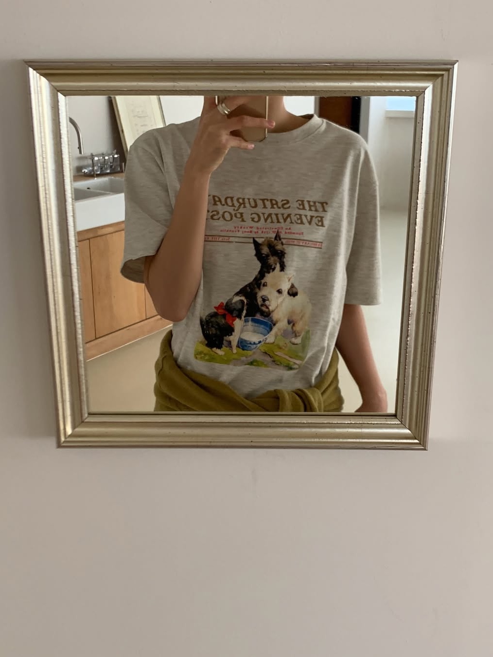 The Saturday Evening Post Buddy T-Shirt Oatmeal 착용 스타일 - 2