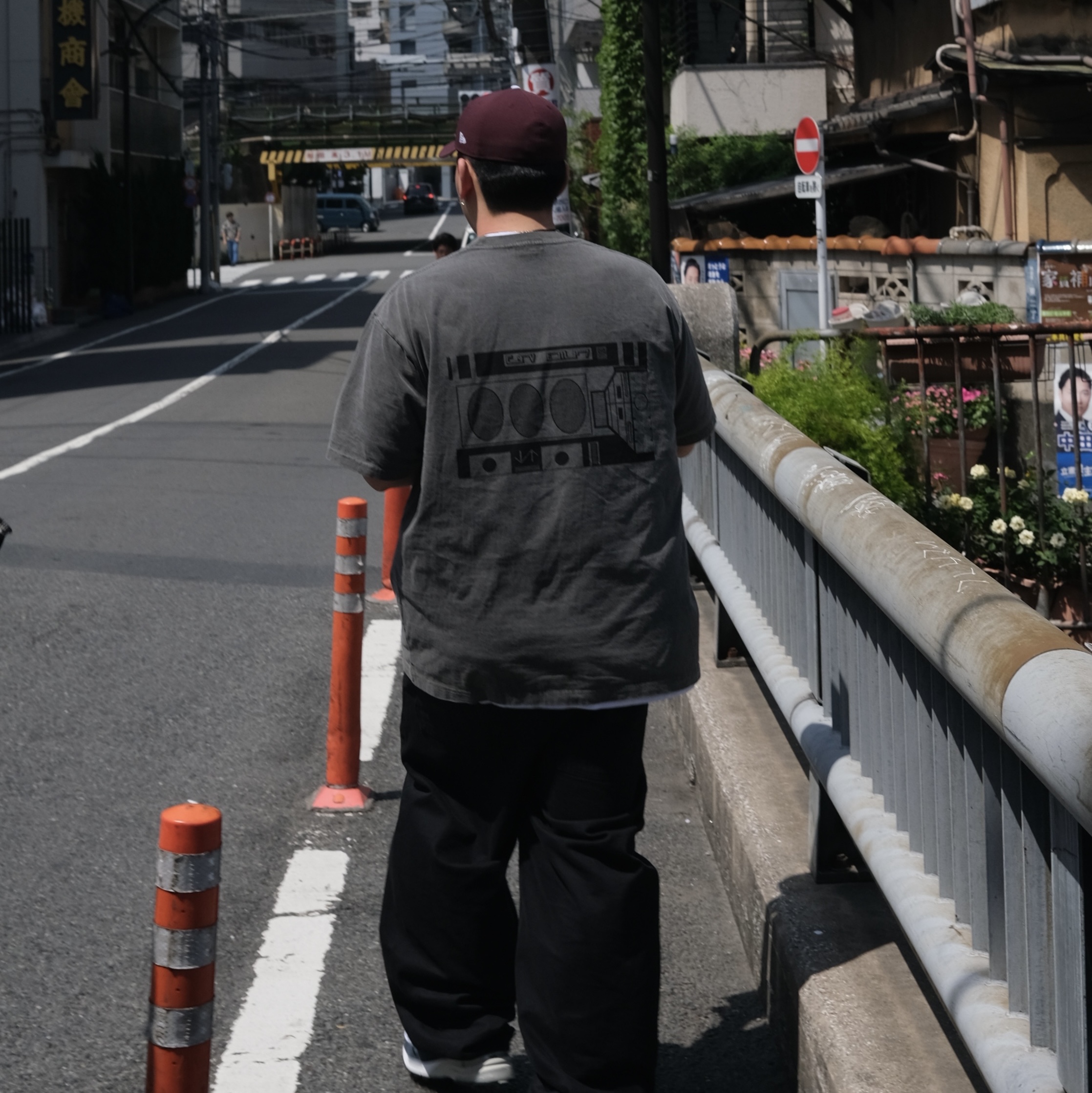 Cav Empt Overdye C4V Emp7 T-Shirt Charcoal - 24FW, New Balance x JJJJound 991 Made in UK Grey 착용 스타일