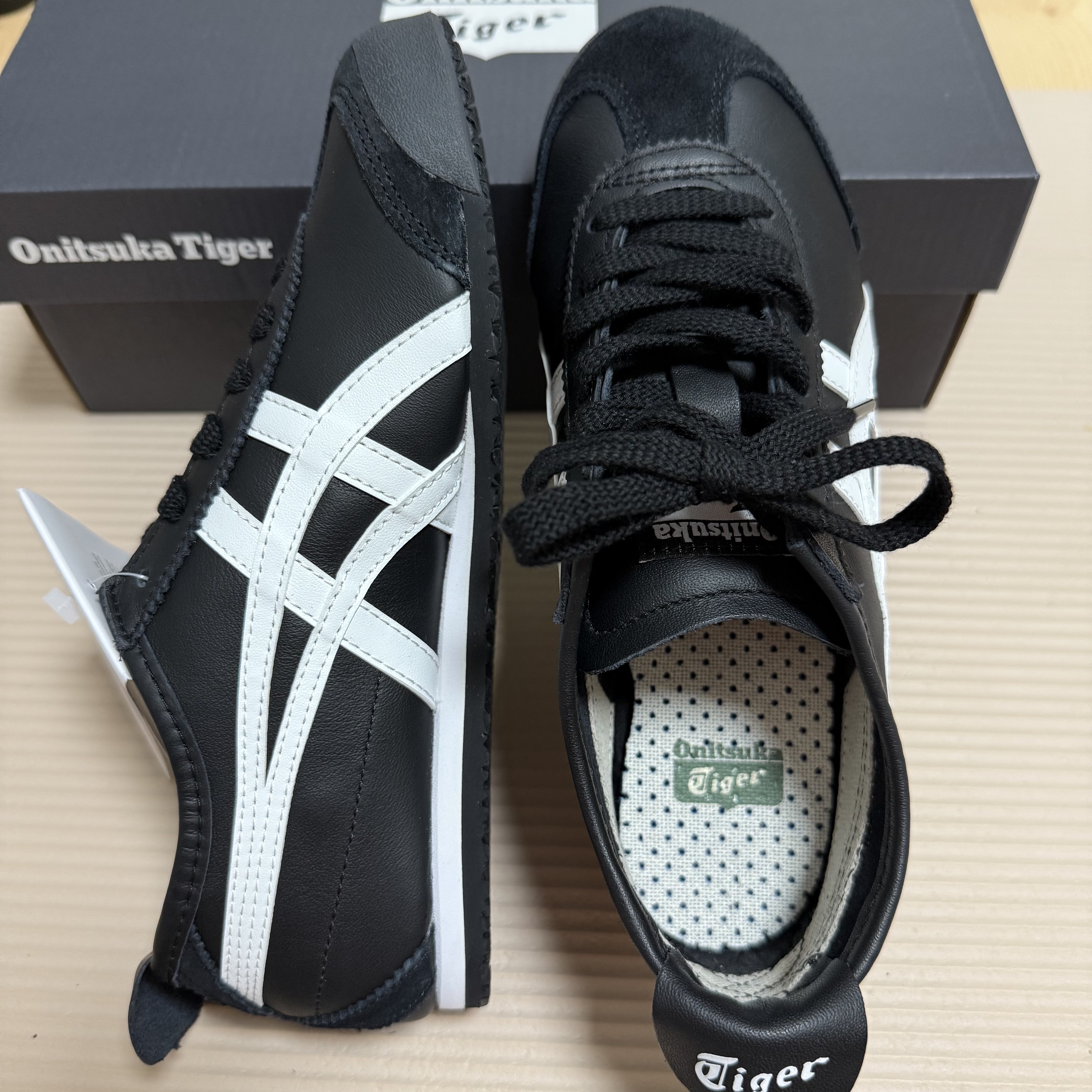 Onitsuka Tiger Mexico 66 Black White 착용 스타일 - 2