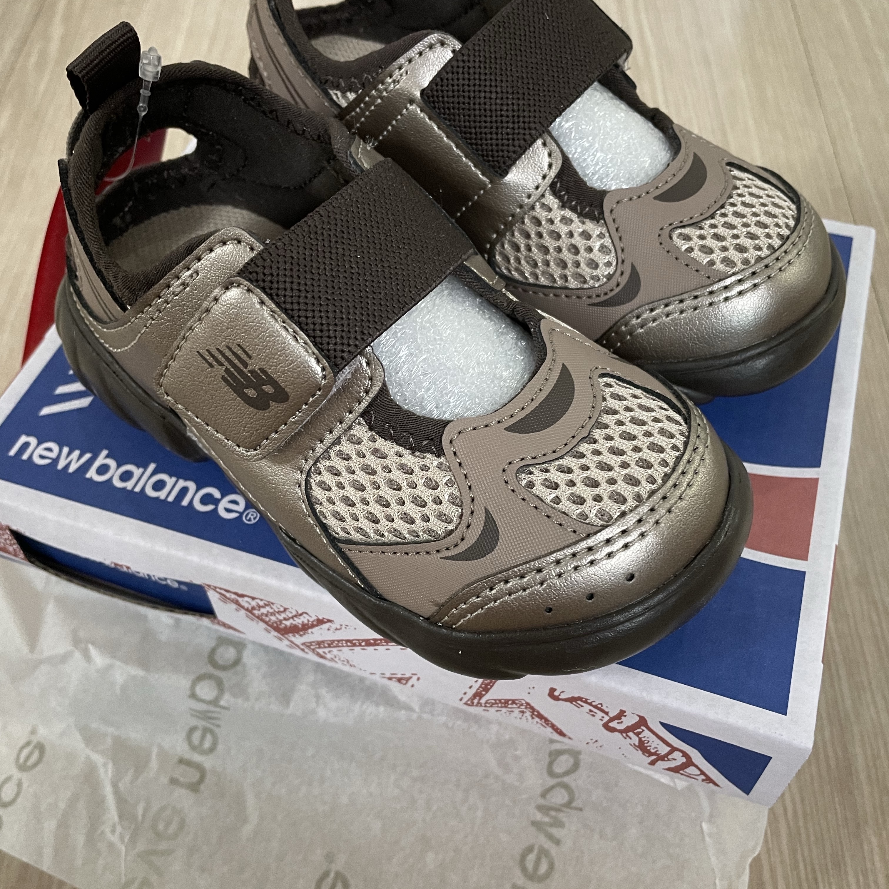 (TD) New Balance Freedle 920 Sandal Brown 착용 스타일