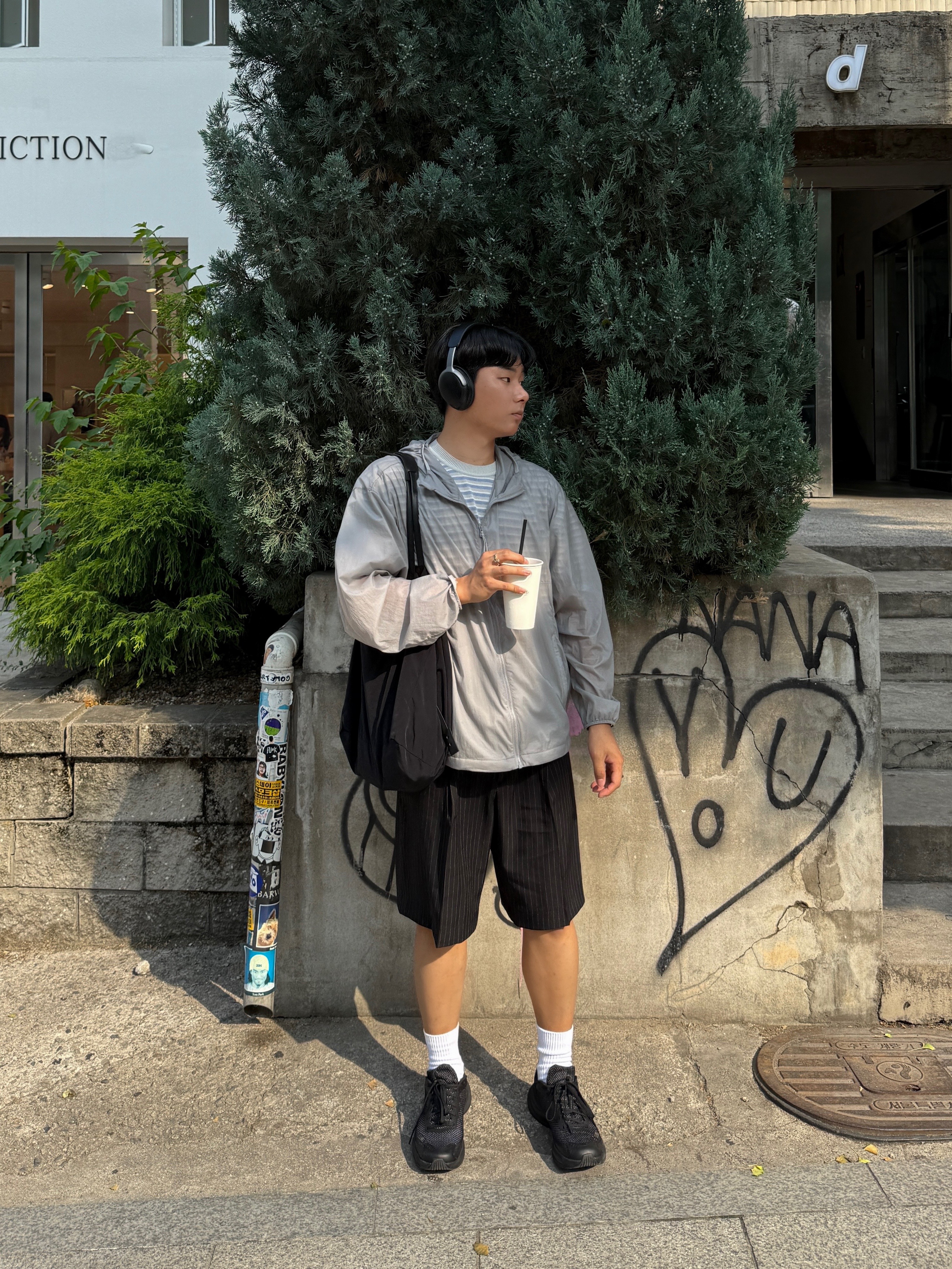 BOSE QC Ultra Black (Korean Ver.), Xlim Ep.7 Synopsis 01 Bag Black 착용 스타일 - 5