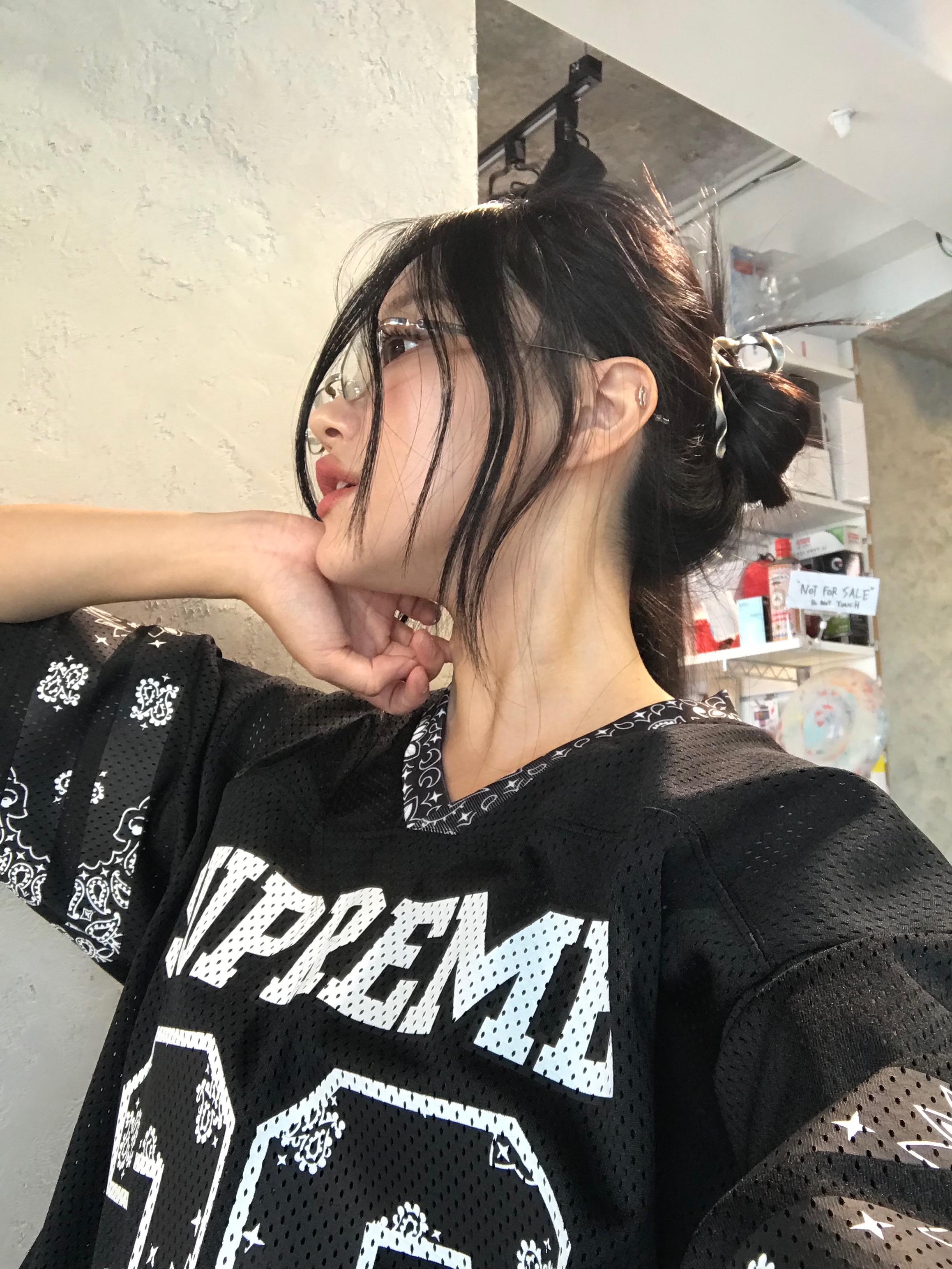 Supreme Bandana Football Jersey Black - 25SS, Gentle Monster x Maison Margiela MM216 Silver Clear 착용 스타일 - 1