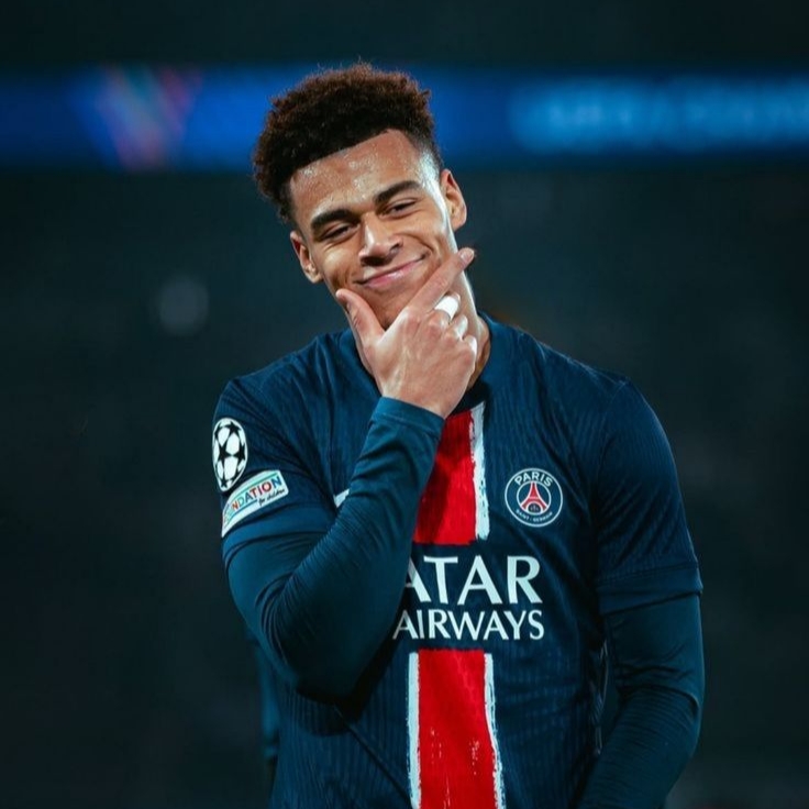Nike Paris Saint-Germain 2024/25 Dri-Fit Stadium Home Replica Jersey Midnight Navy (Non Marking Ver.) 착용 스타일 - 1
