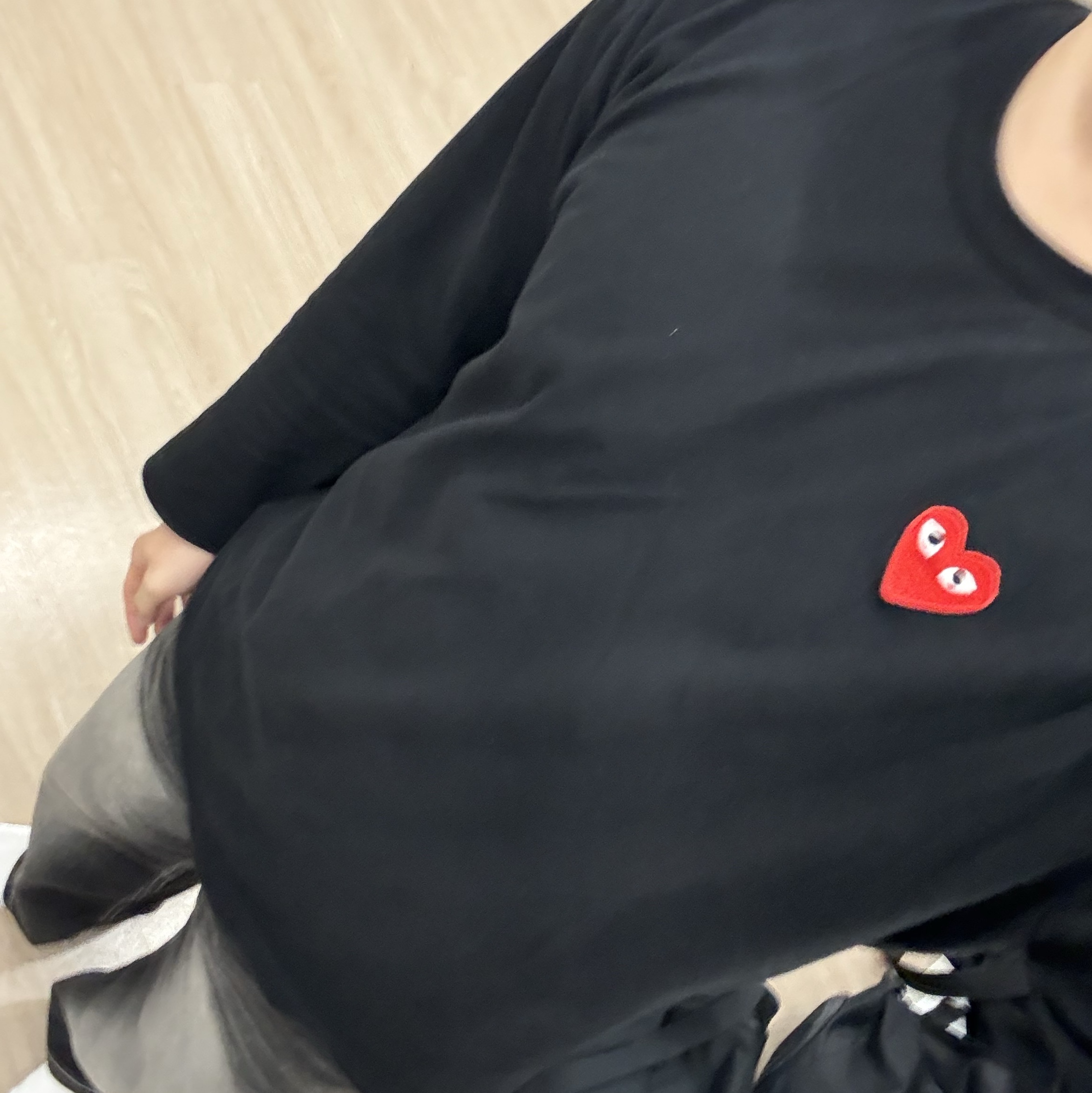 Play Comme des Garcons LS T-Shirt Black 착용 스타일
