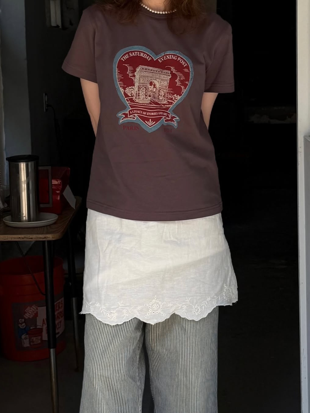 The Saturday Evening Post Arch Heart T-Shirt_Charcoal 착용 스타일 - 2