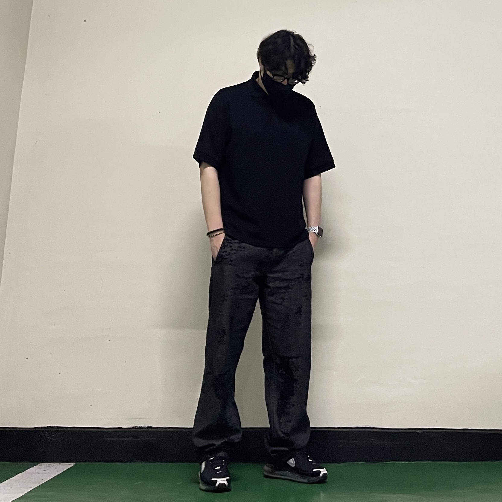 AMI de Coeur Tone-On-Tone Polo Shirt Black, Nike x Undercover Air Max 720 Black 착용 스타일 - 2