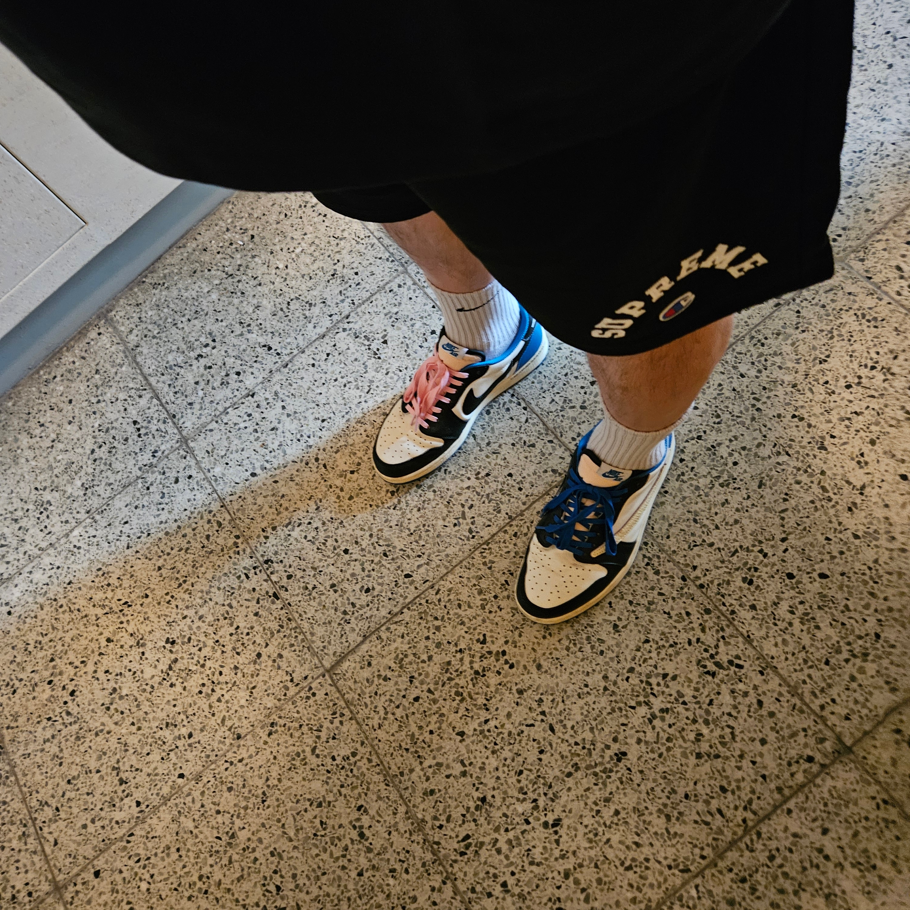 Supreme x Champion Mesh Short Black - 24SS 착용 스타일 - 2