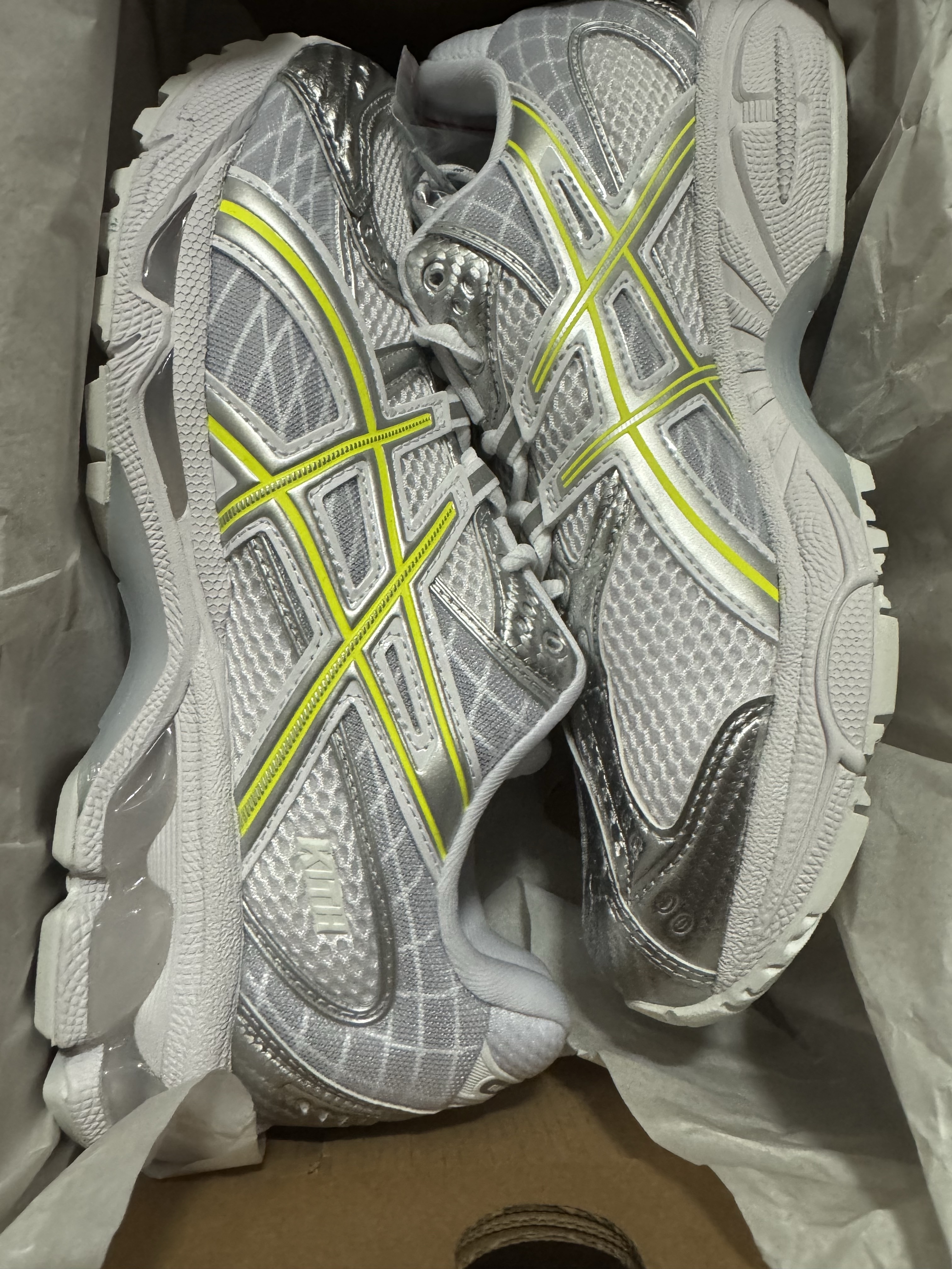 Asics x Kith Gel-Kayano 12.1 Peat Cream, Jordan x Off-White S/S Top Forest Green Black - Asia 착용 스타일 - 10