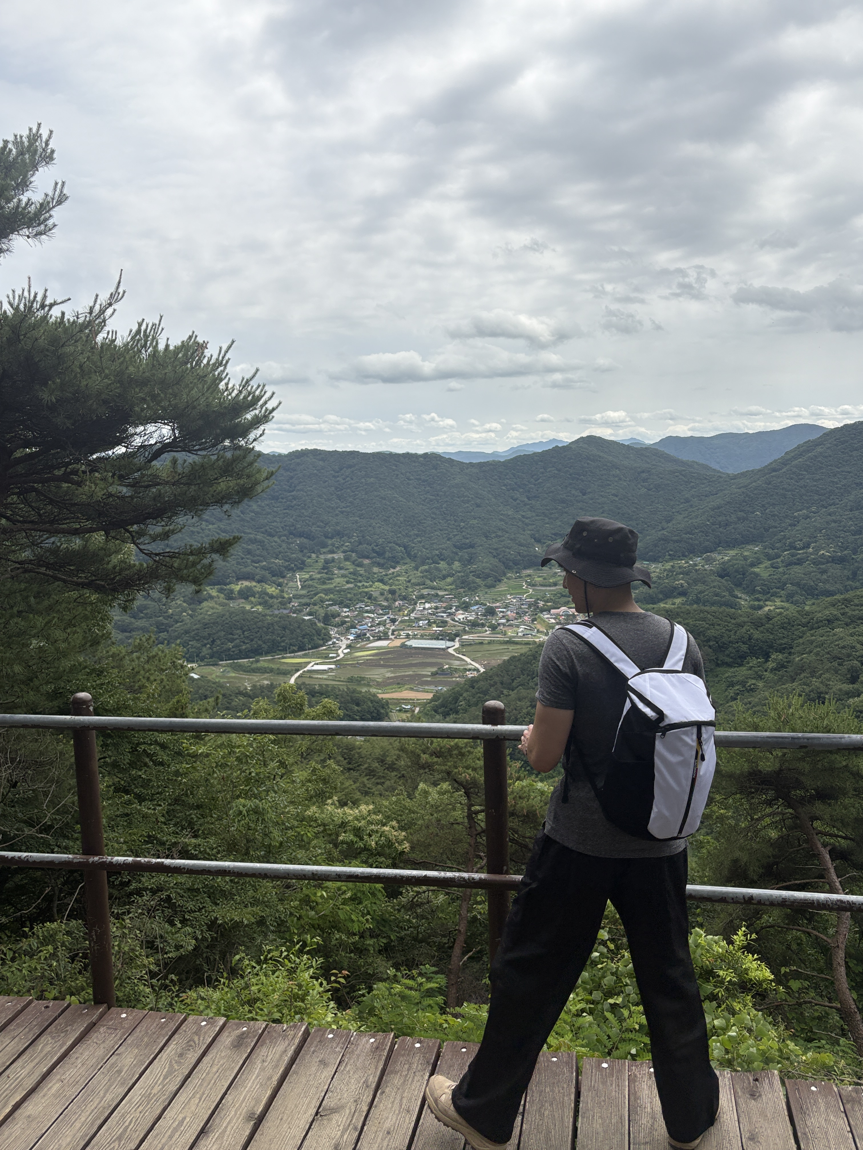 Salomon Mont LT Backpack White 착용 스타일 - 1