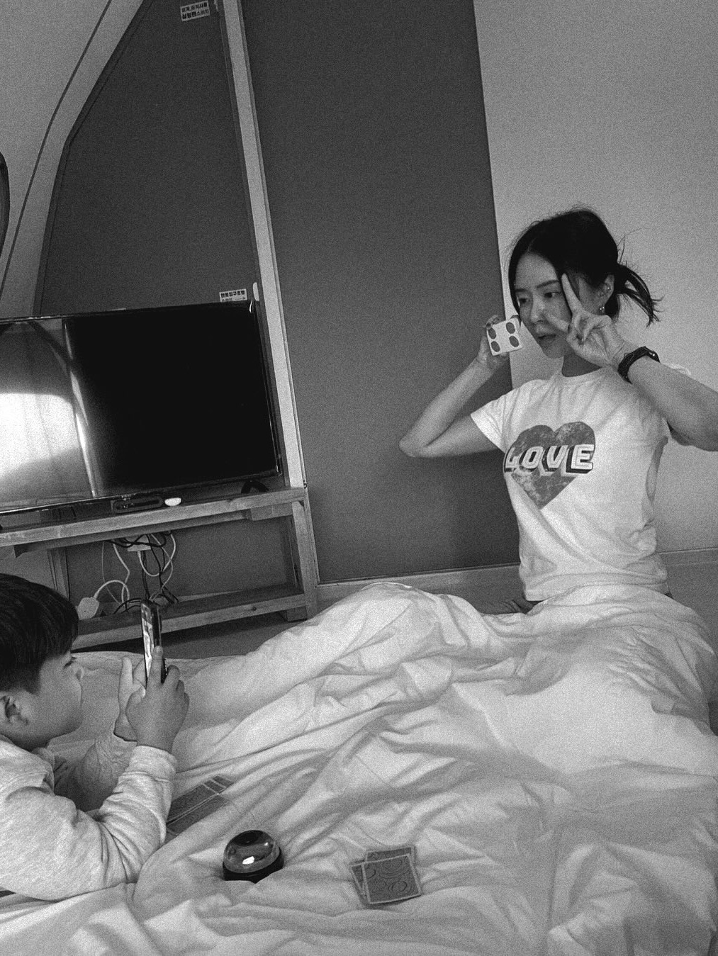 The Saturday Evening Post Vintage Heart T-Shirt_White 착용 스타일 - 1