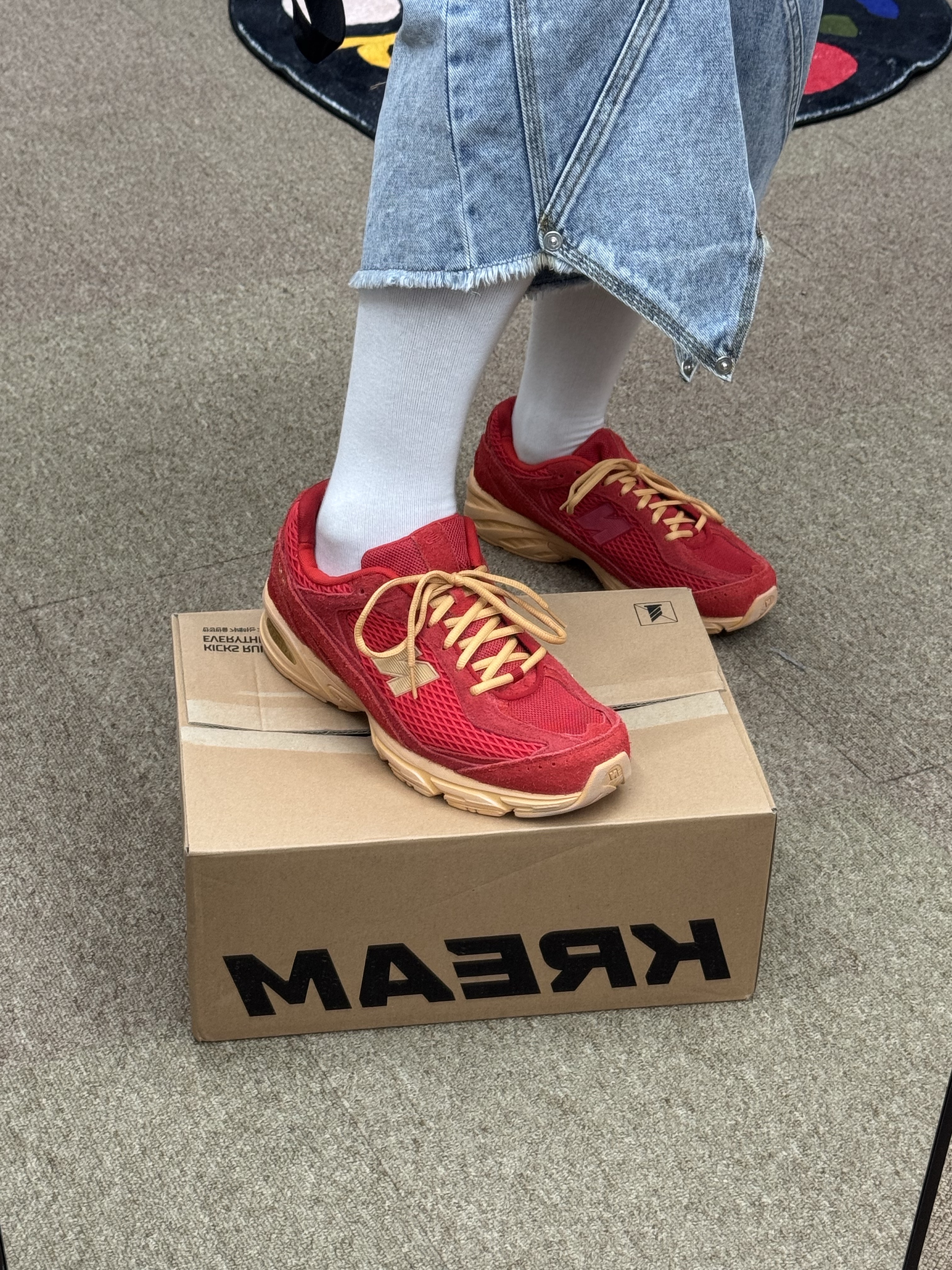 New Balance 509 Deep Red 착용 스타일 - 3