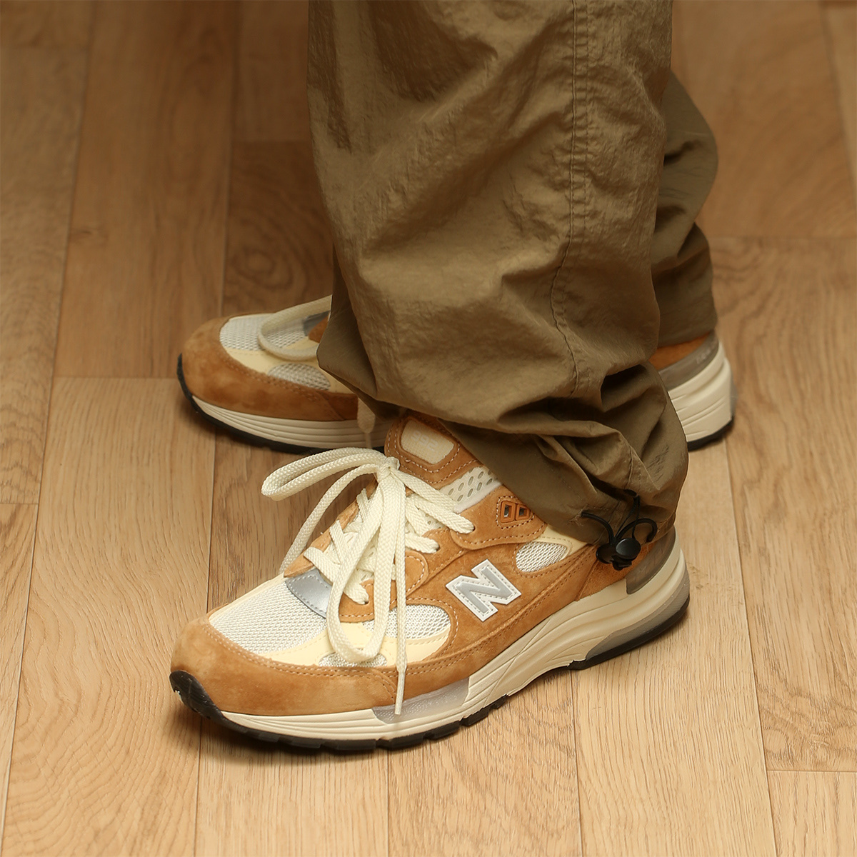 New Balance 992 Made in USA Sweet Caramel Calcium, New Balance x Packer 992 Made in USA 착용 스타일 - 9