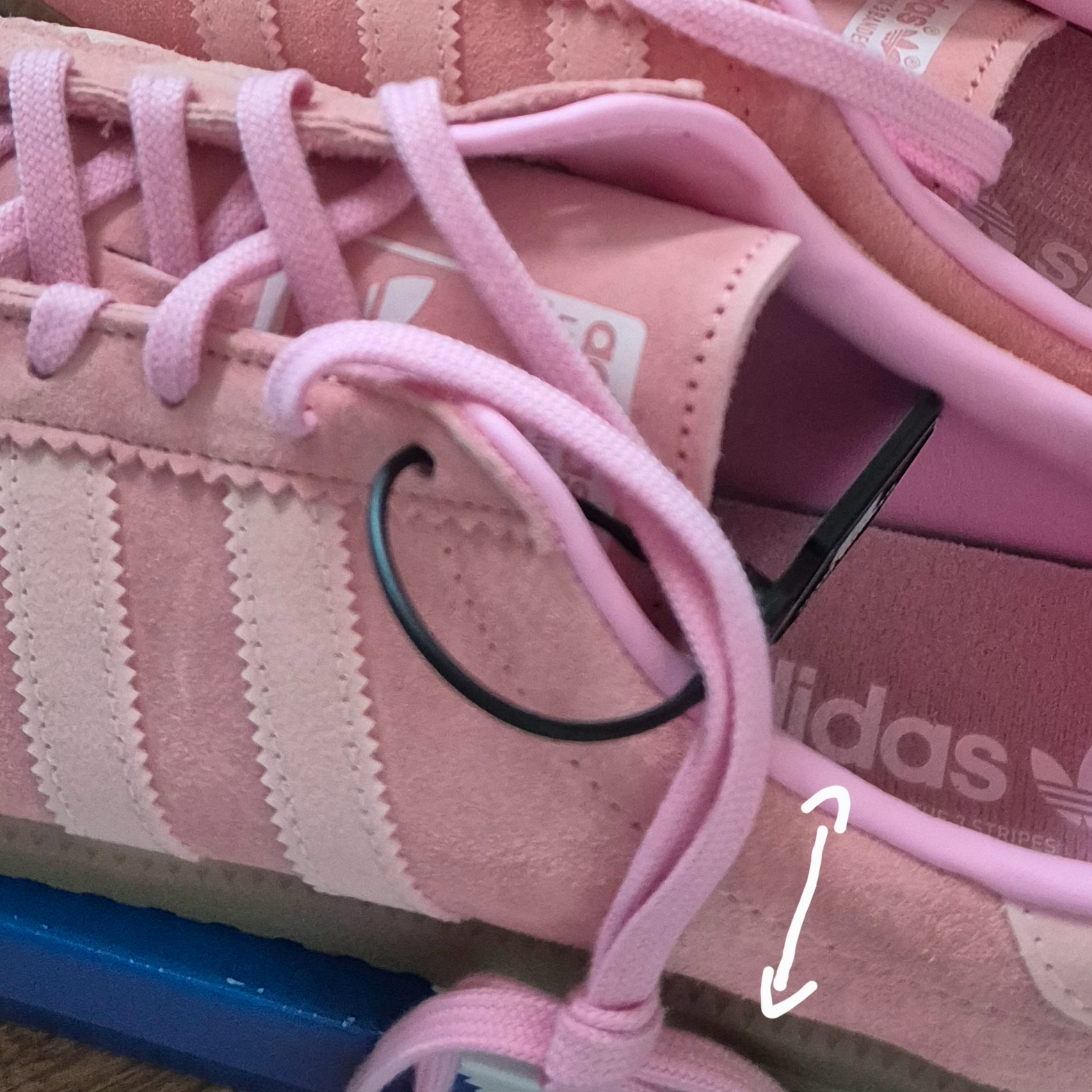 Adidas Bermuda Glow Pink 착용 스타일 - 2