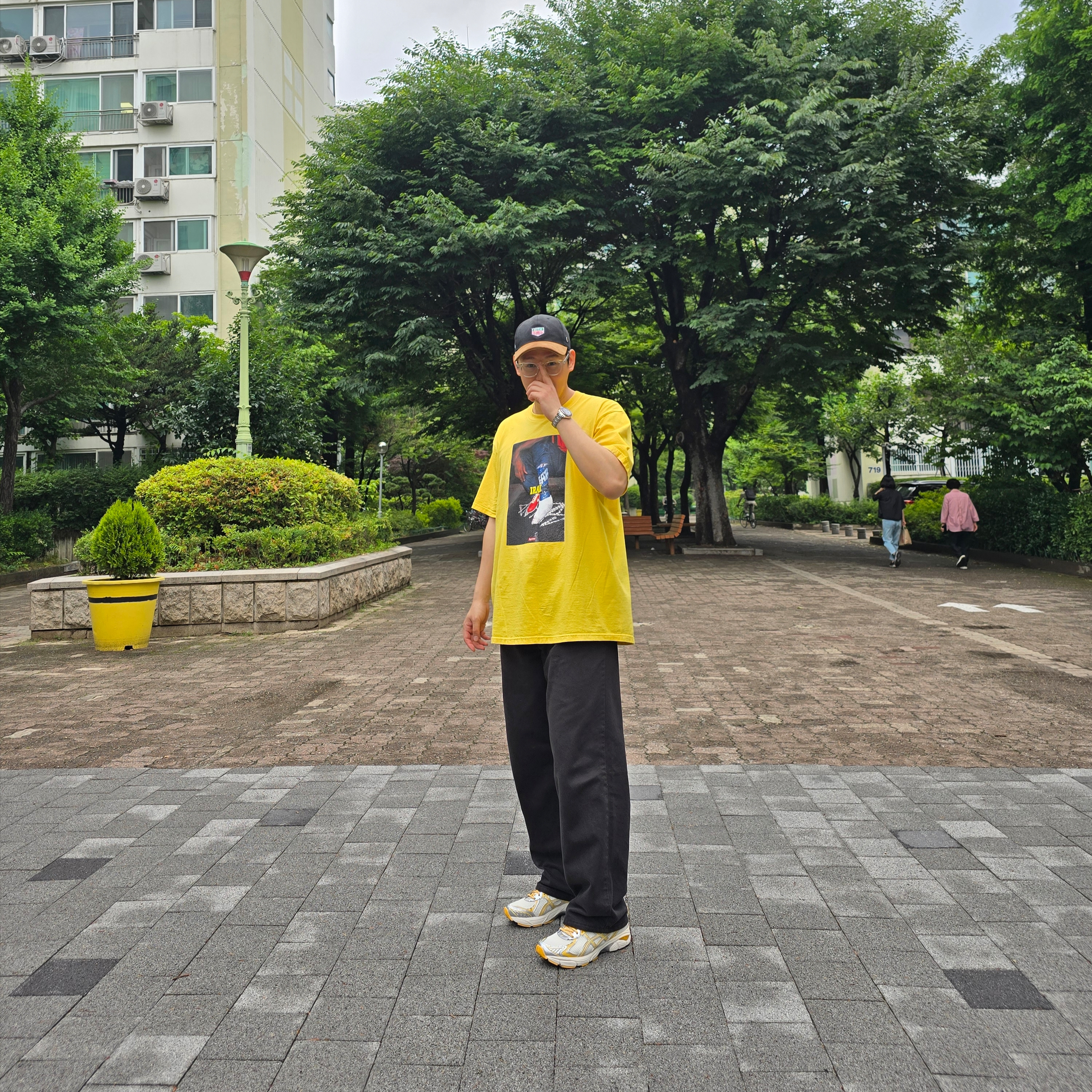 Asics x Kith GT-2160 Cream Solar Power, Kith x TAG Heuer Aaron Suede Brim Cap Black 착용 스타일 - 1